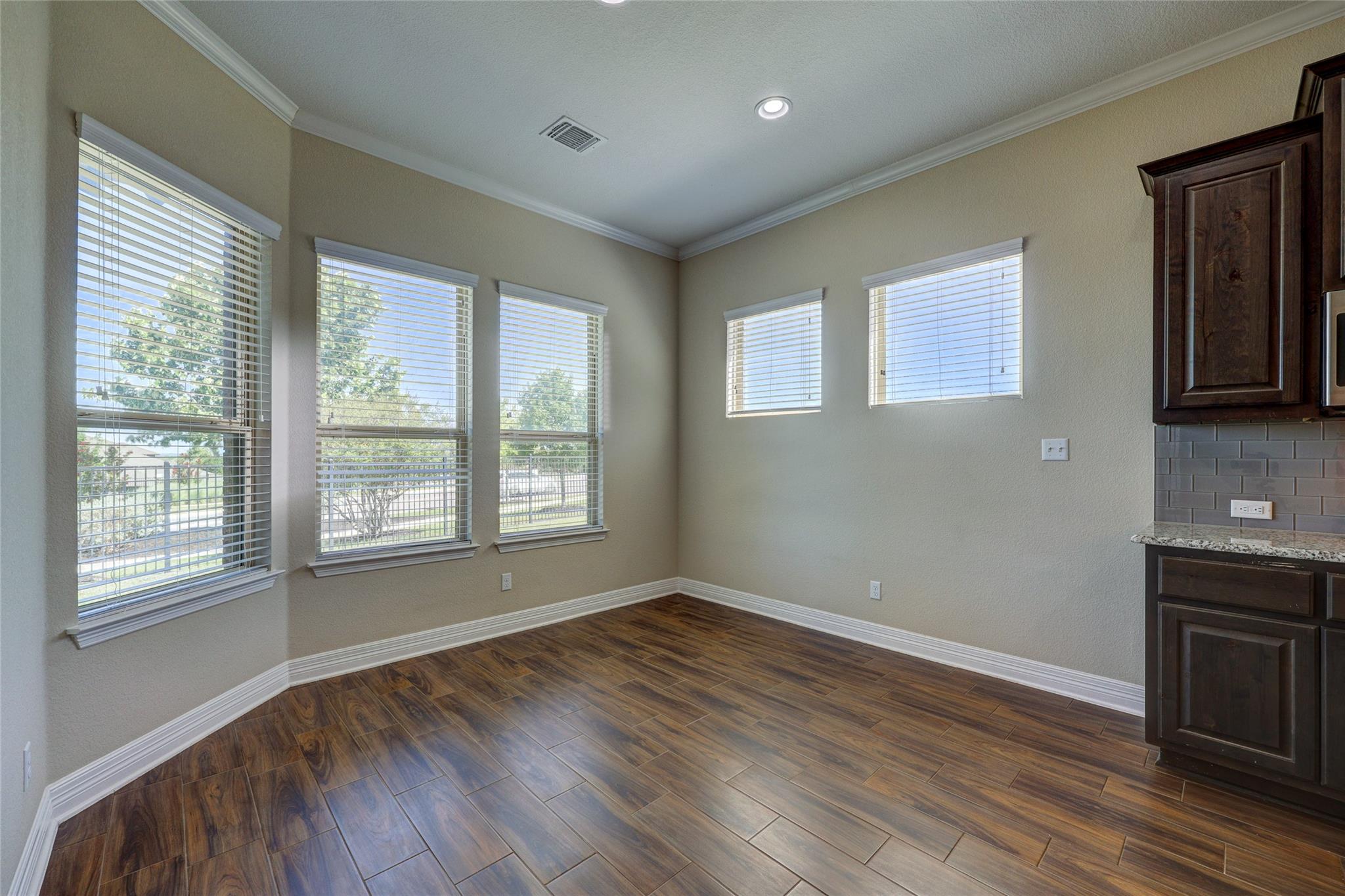 409  Betony Loop, photo 9