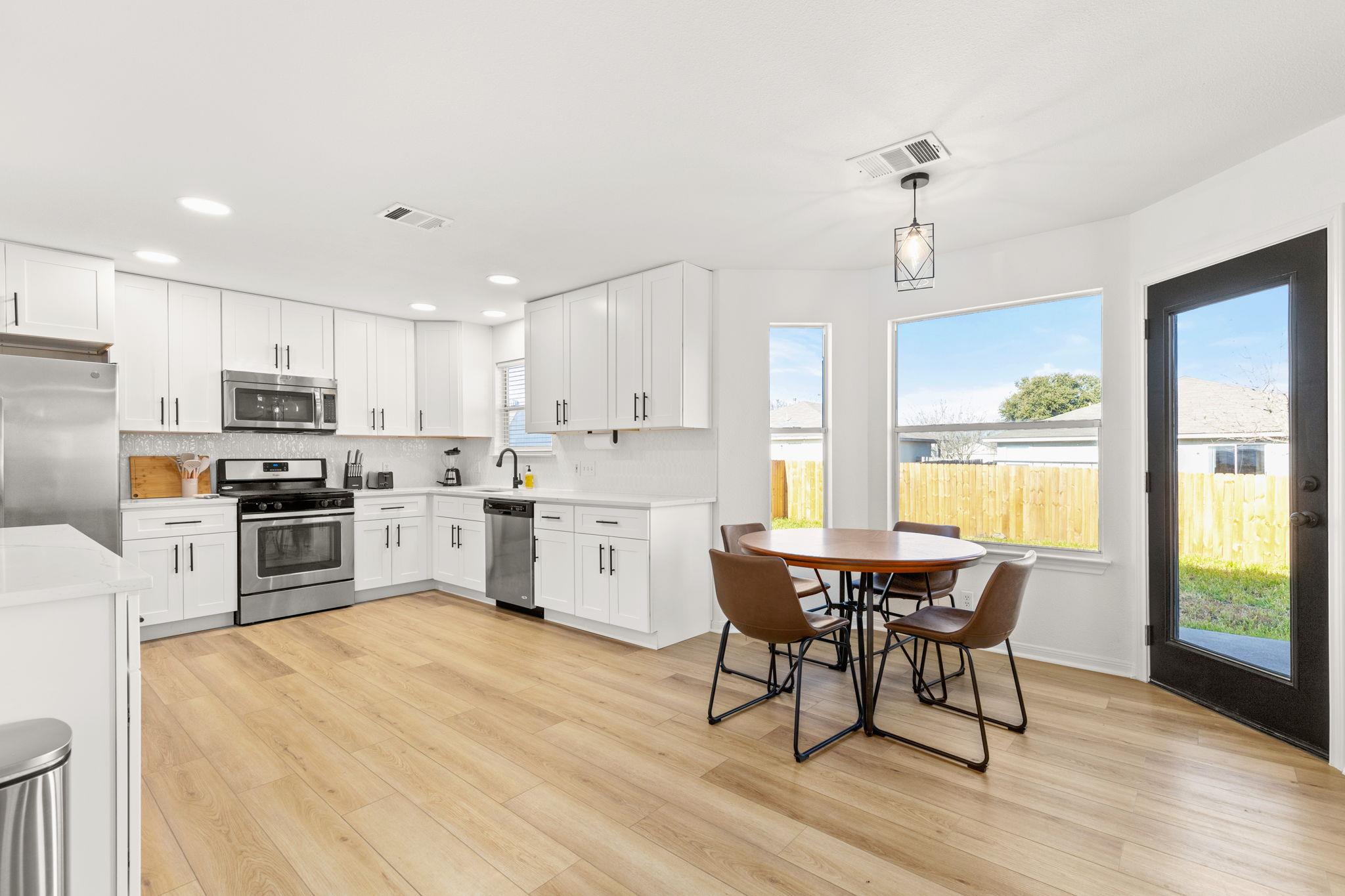 208  Langely St, photo 7
