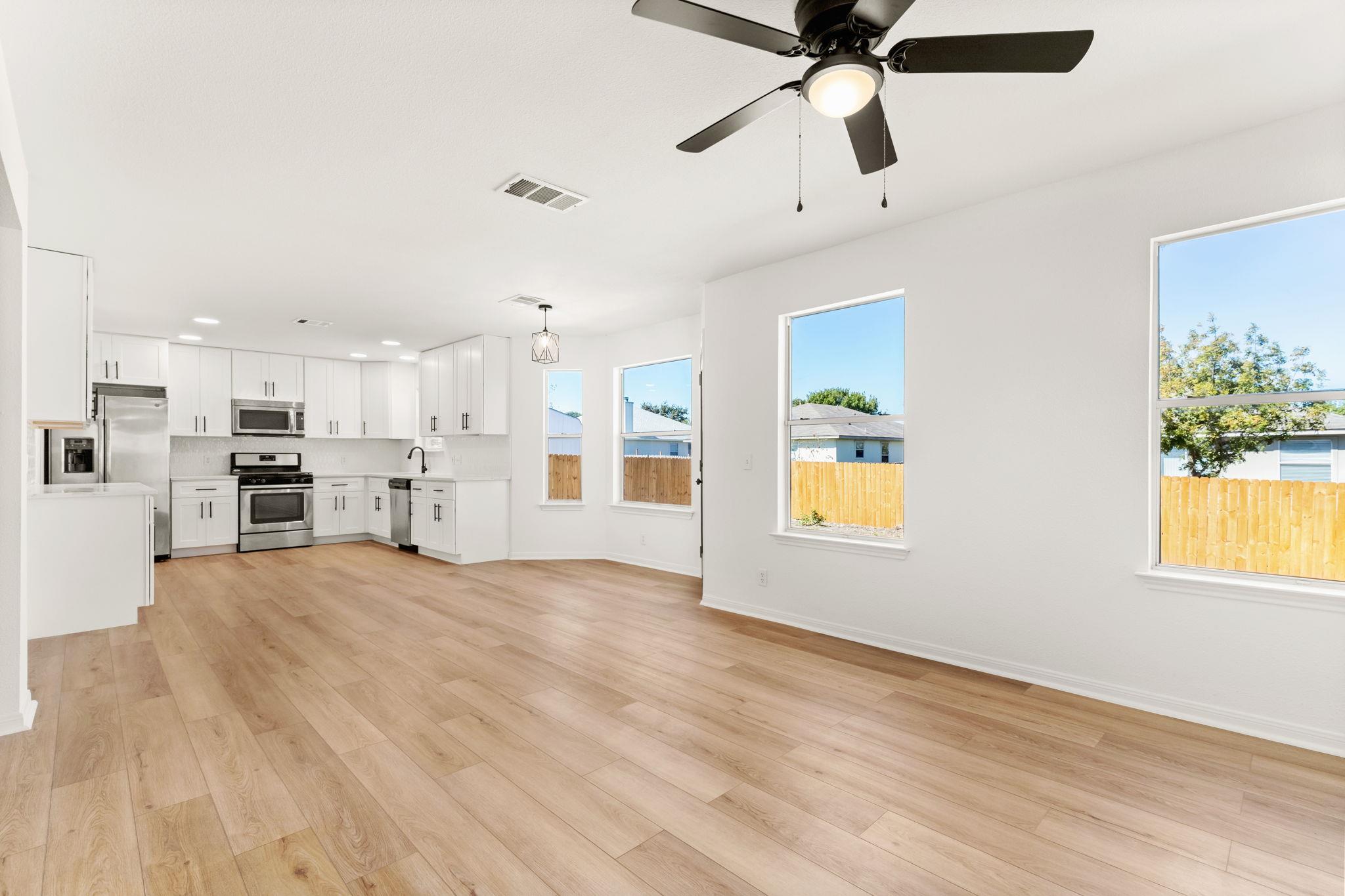208  Langely St, photo 8