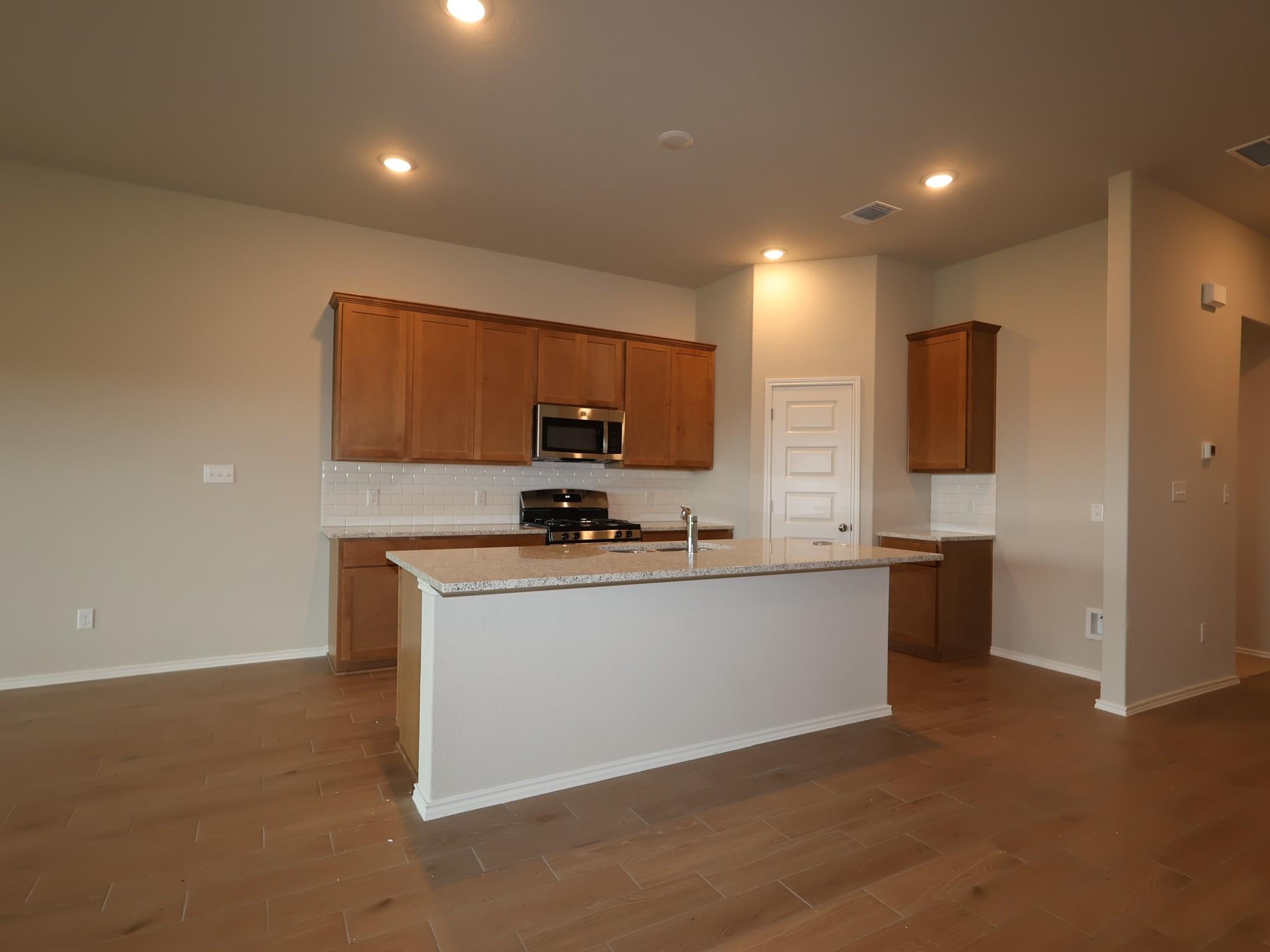 20009  Cornyn Ln, photo 4