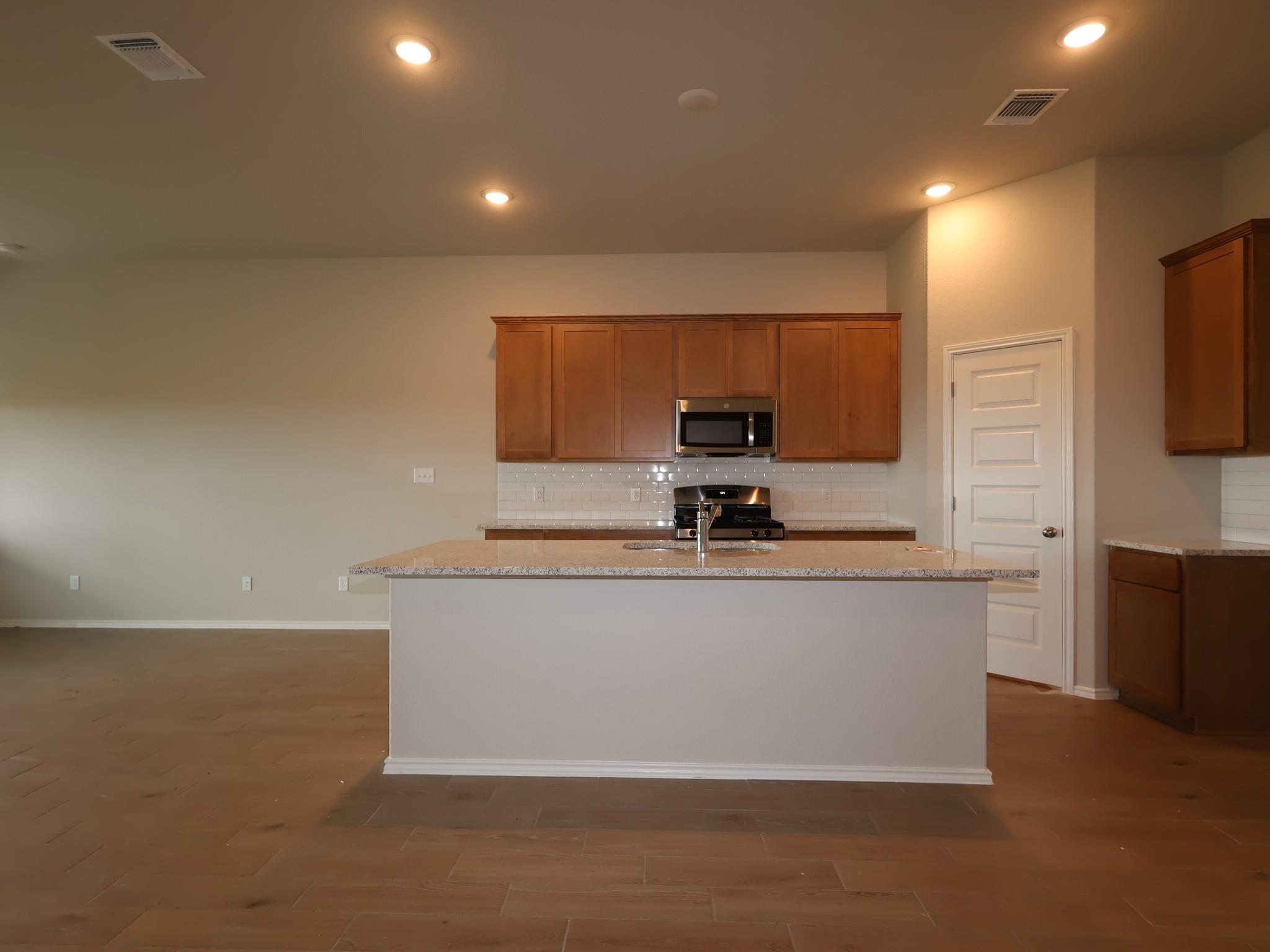 20009  Cornyn Ln, photo 5