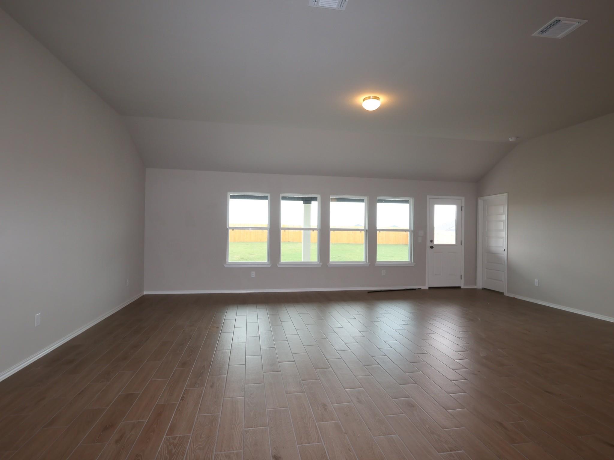 20009  Cornyn Ln, photo 7