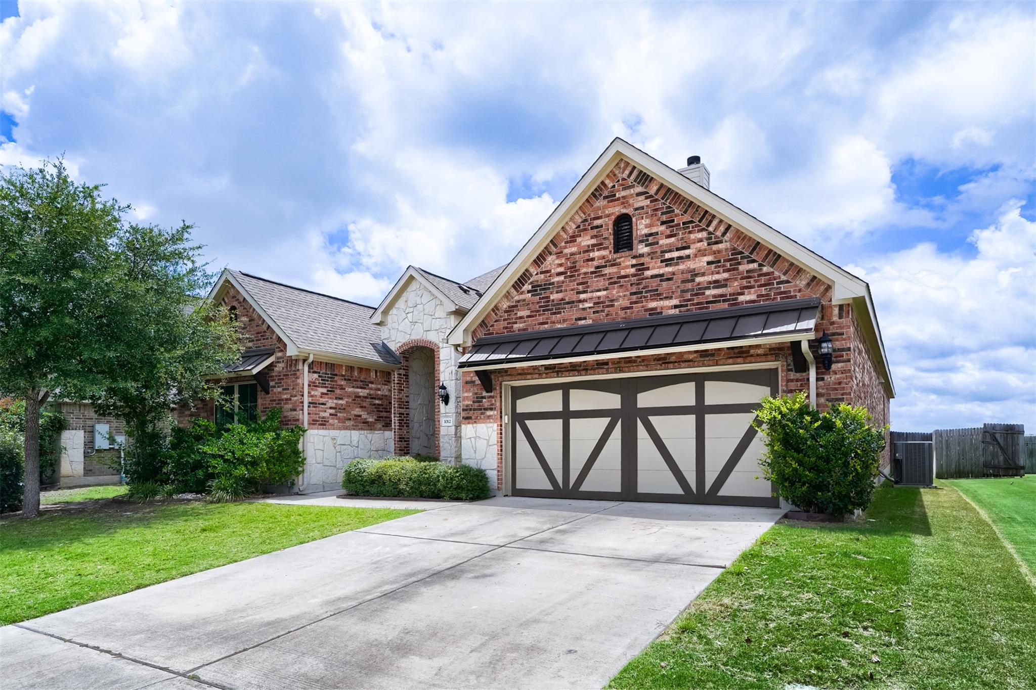1012  Hillrose Dr, photo 2