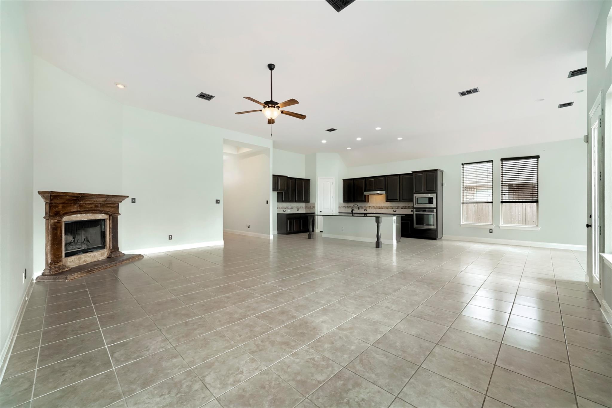 1012  Hillrose Dr, photo 4