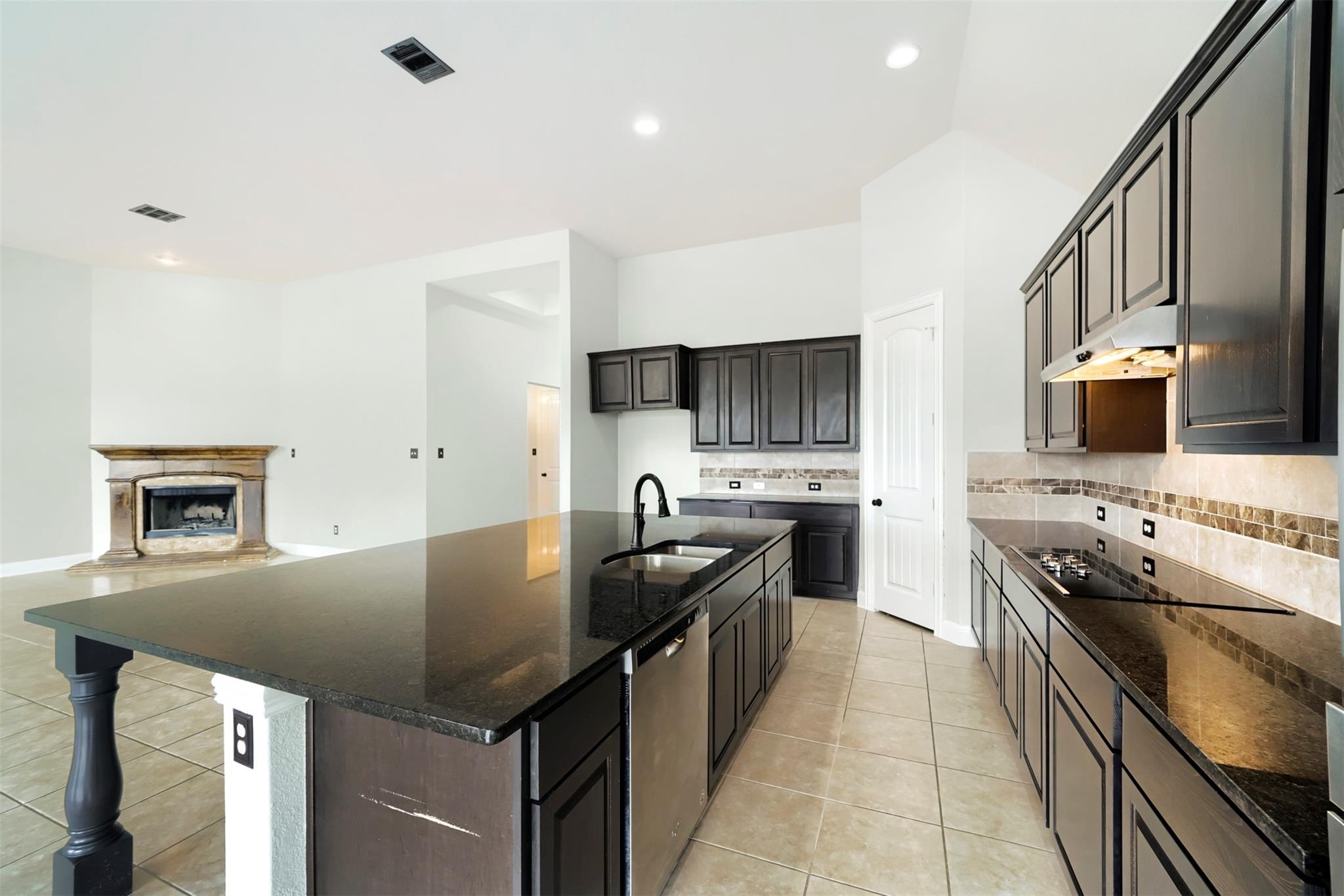 1012  Hillrose Dr, photo 6