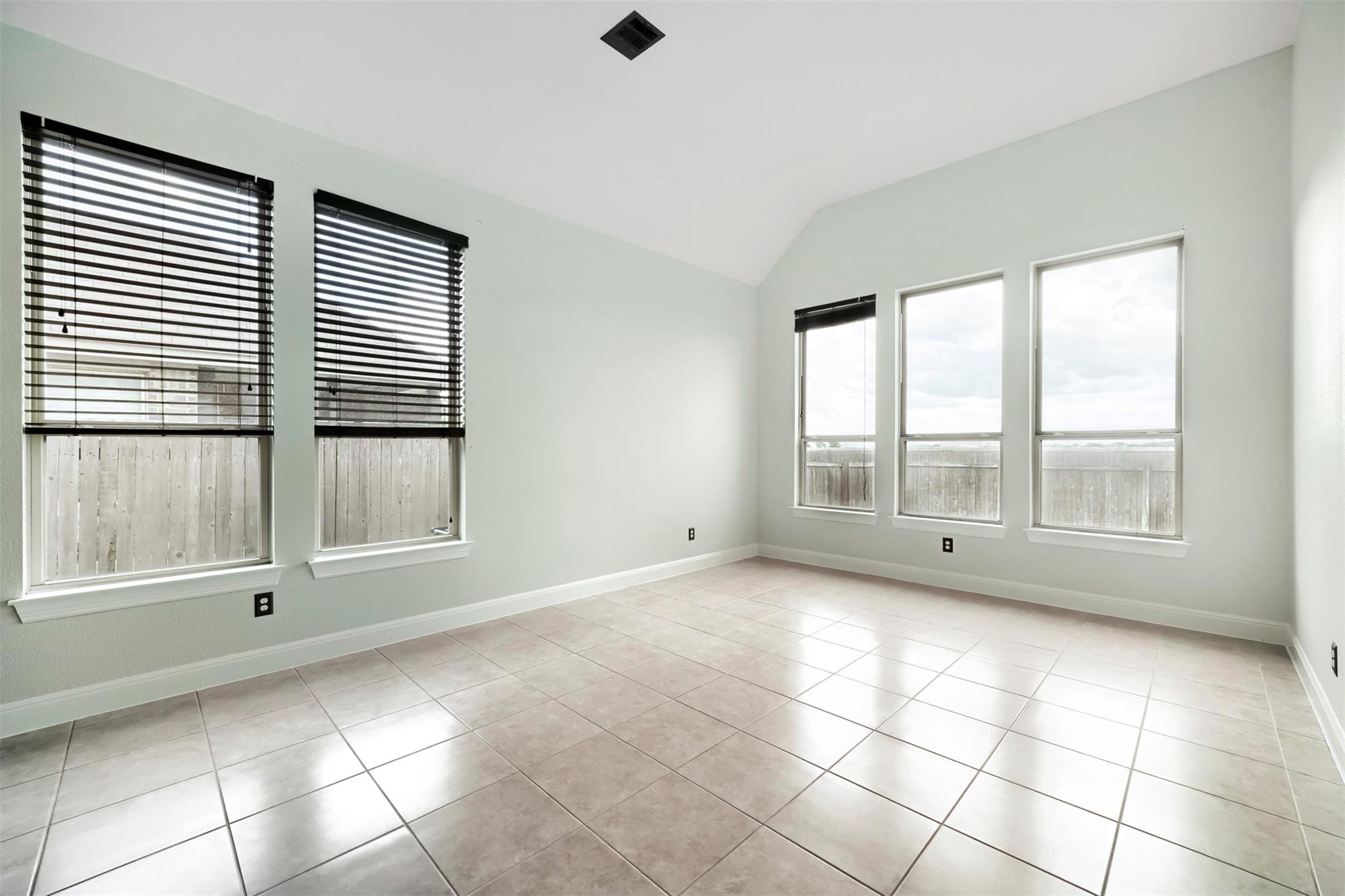 1012  Hillrose Dr, photo 9