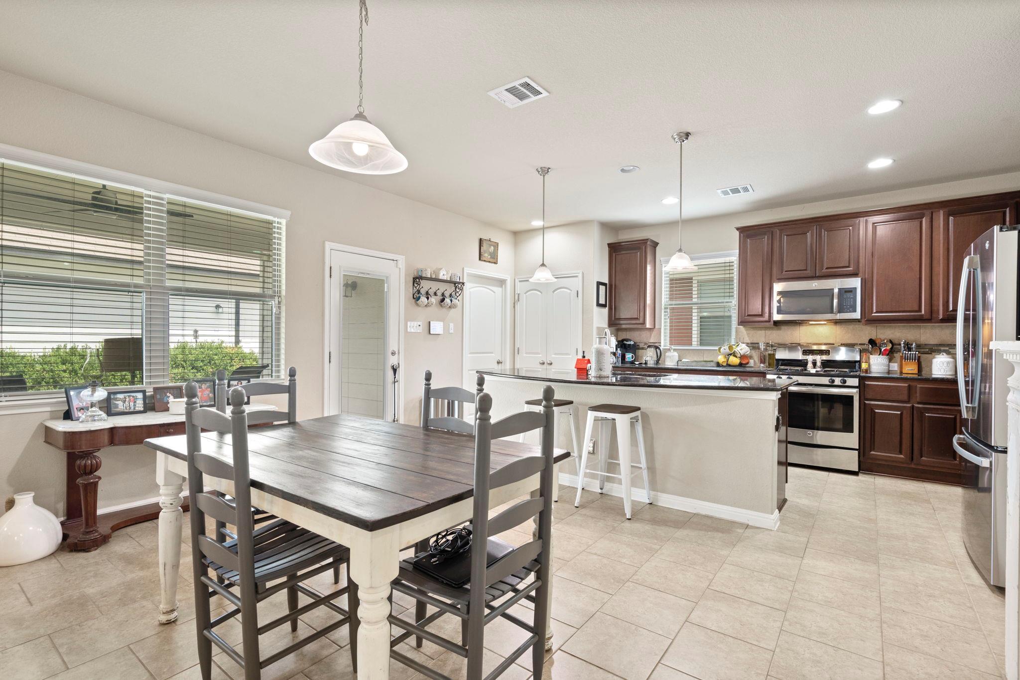 2037  Herzog Blvd, photo 11