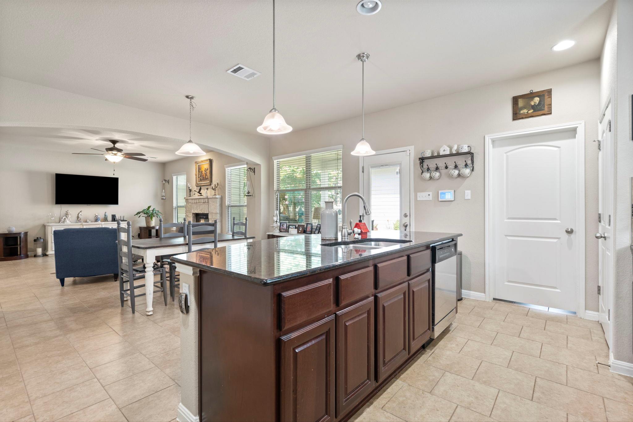 2037  Herzog Blvd, photo 12