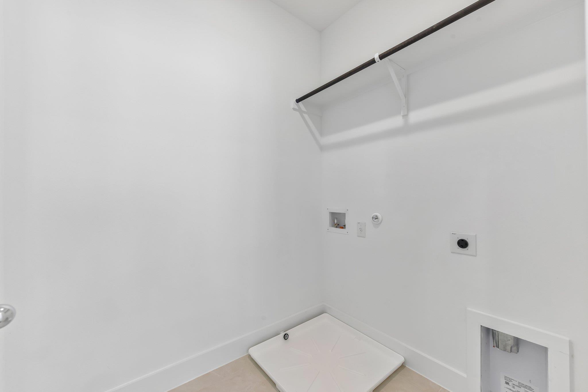 117  Maverick Ave, photo 11