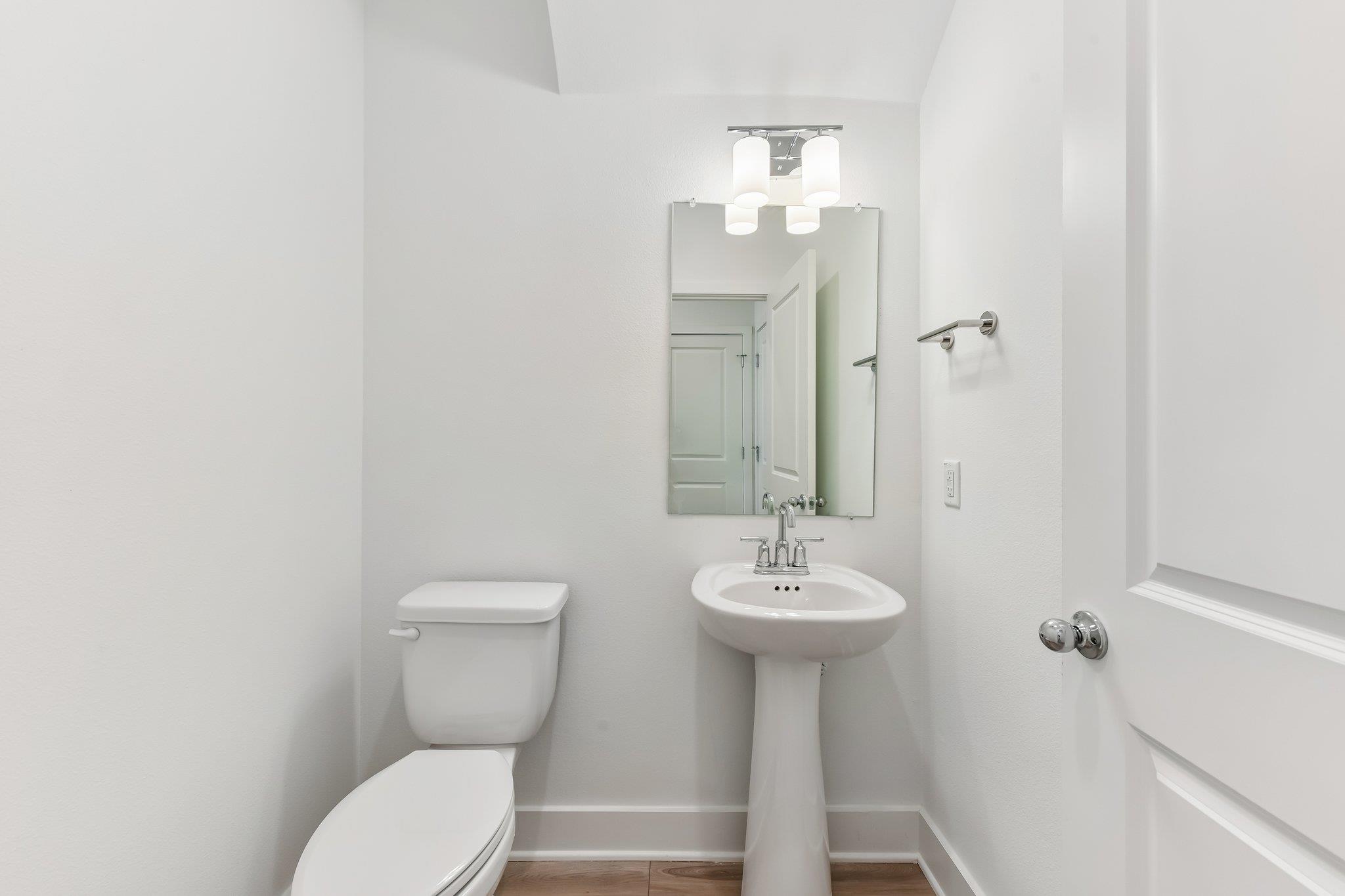 117  Maverick Ave, photo 10