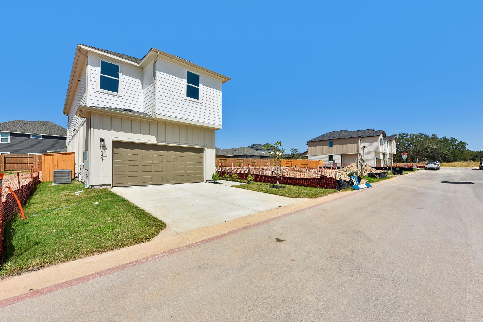 149  Maverick Ave, photo 2