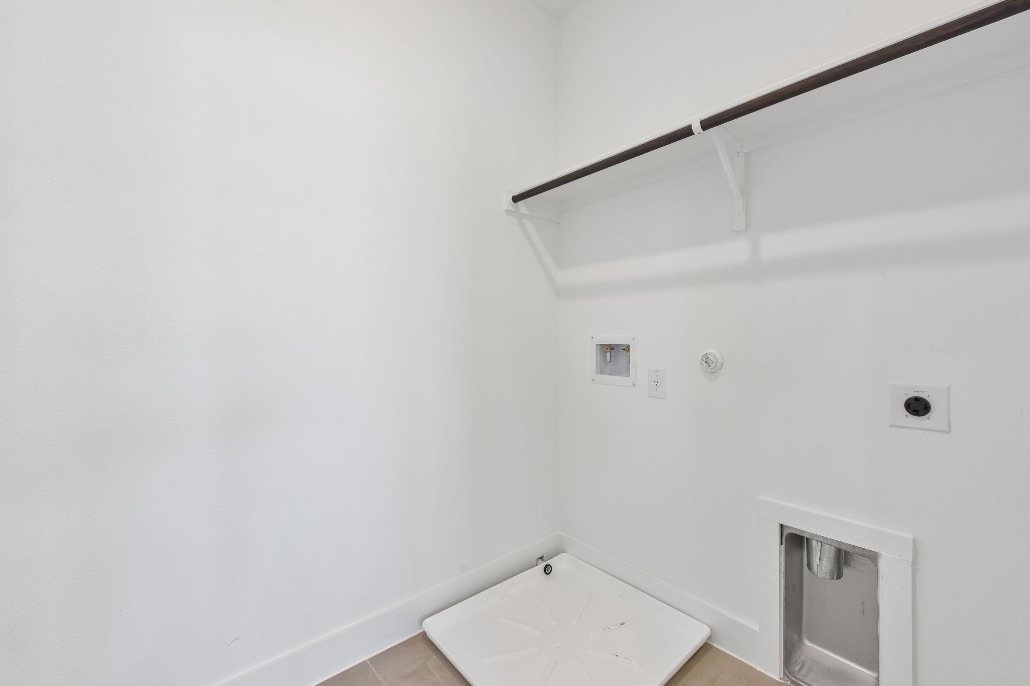 149  Maverick Ave, photo 12