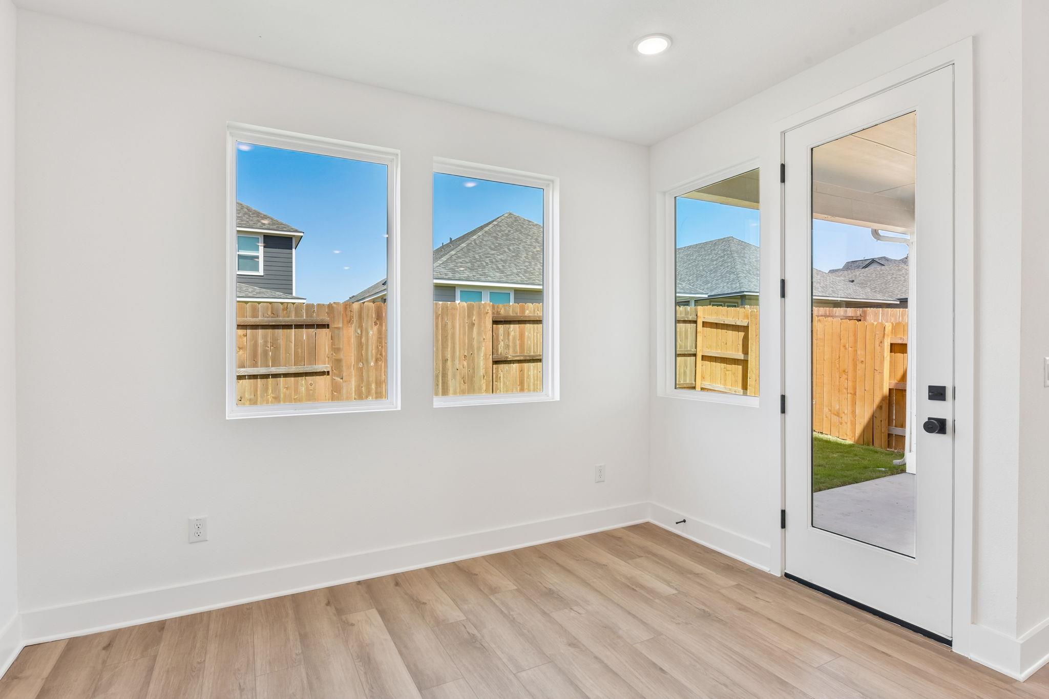 149  Maverick Ave, photo 5