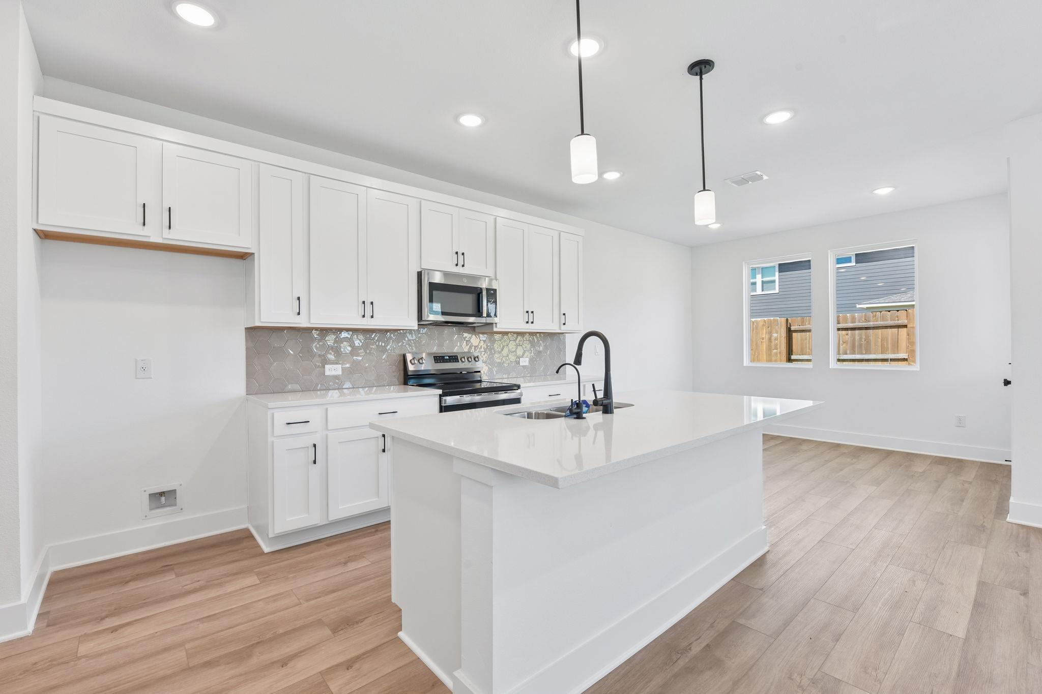 149  Maverick Ave, photo 9