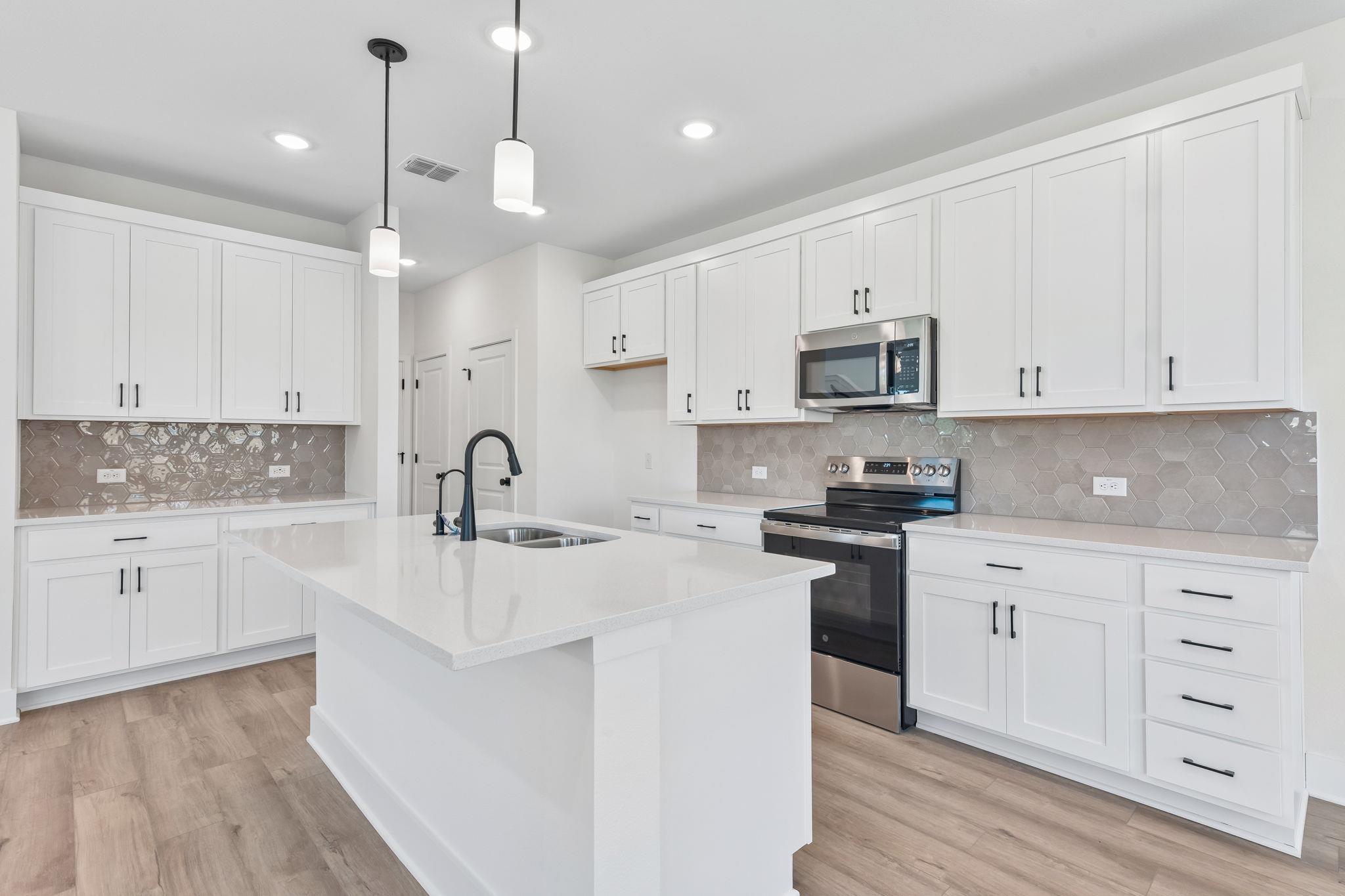 149  Maverick Ave, photo 10