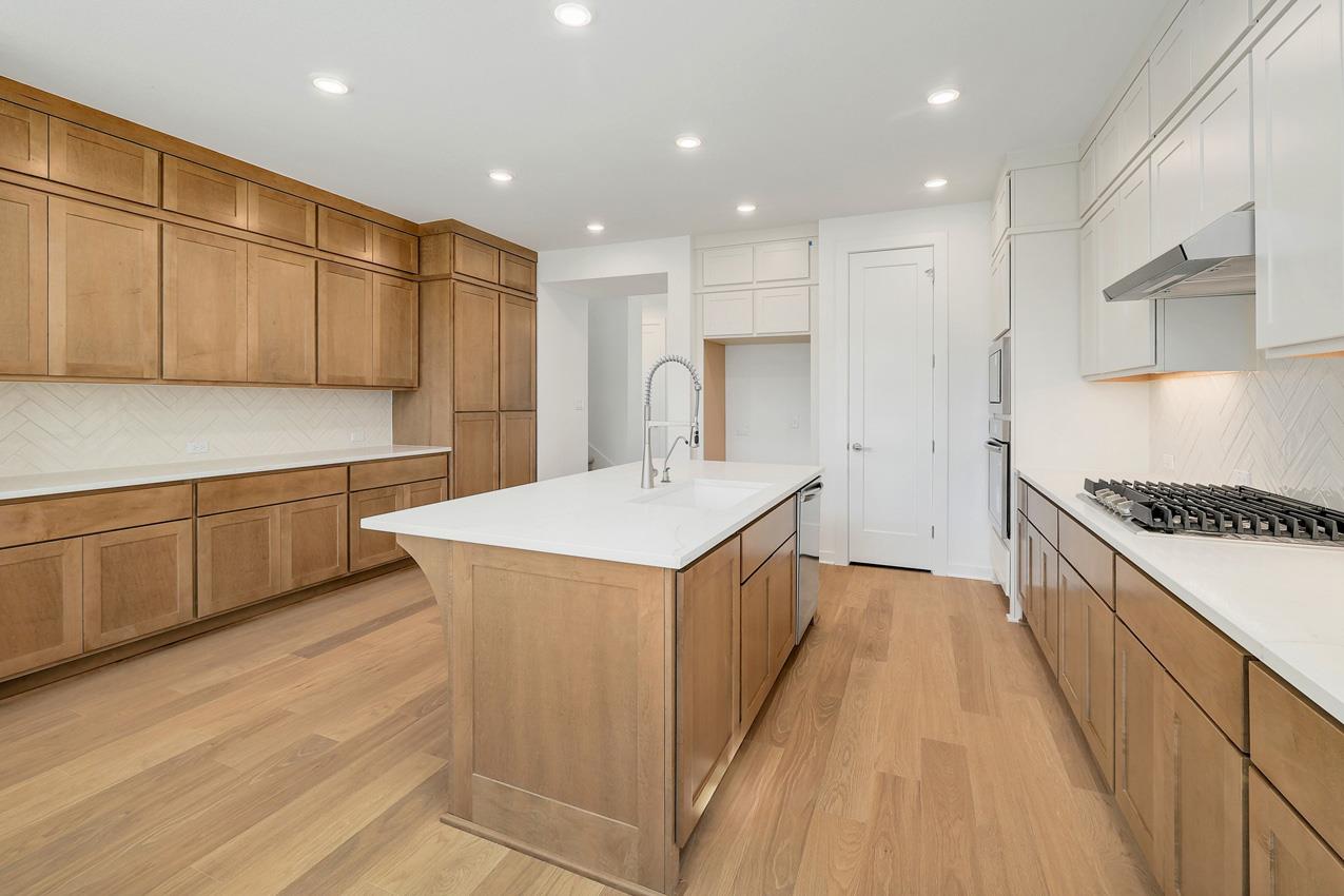 301 Luttrell Ln photo 3