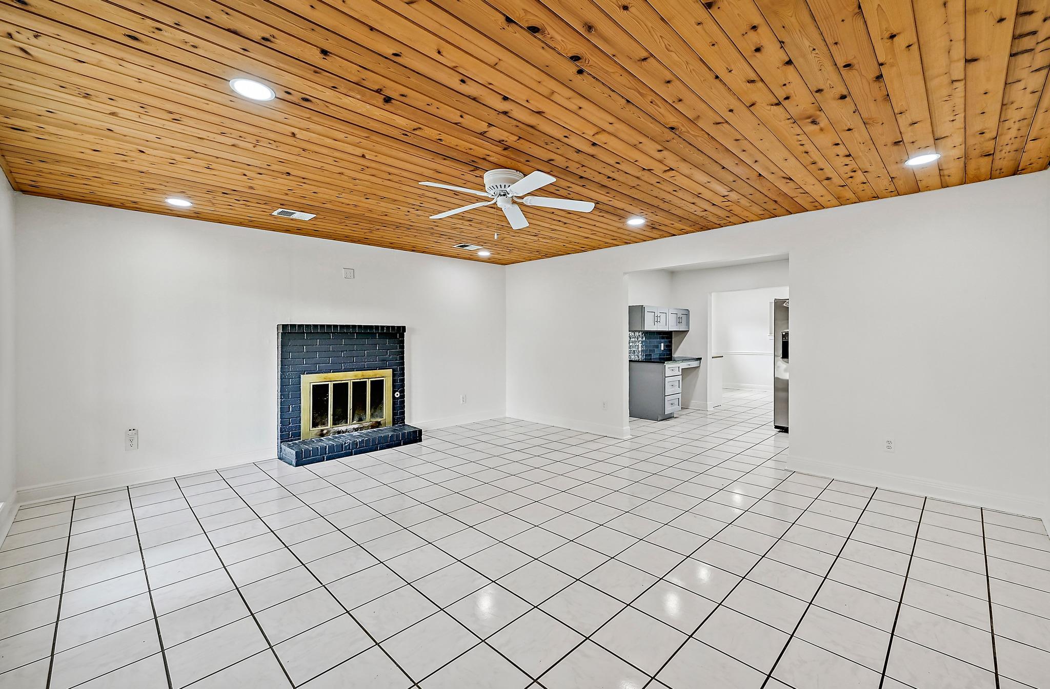 1804  Oakridge Dr, photo 5