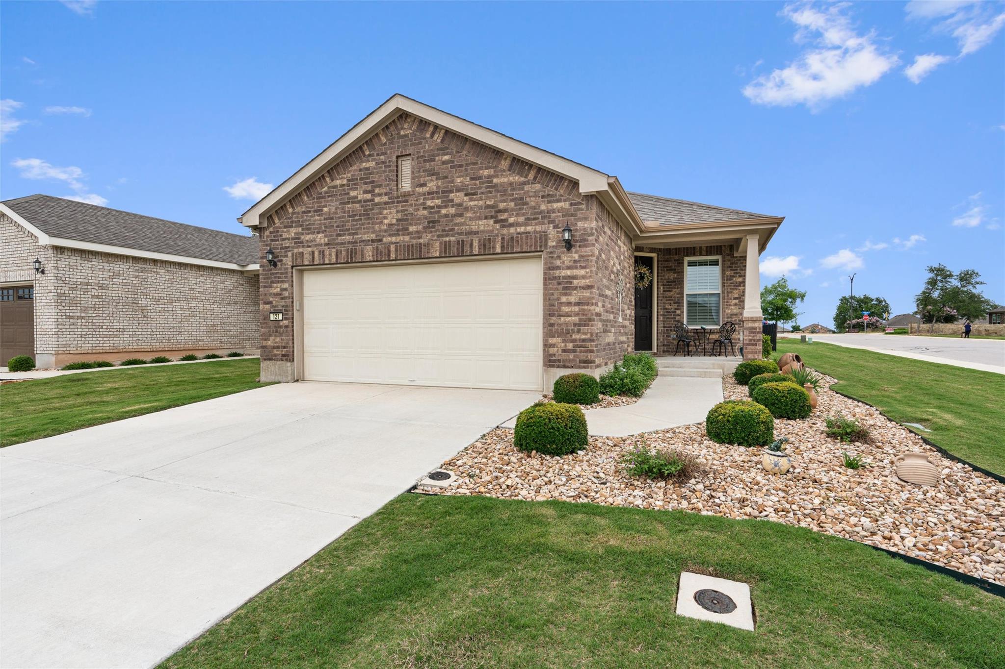 121  Winterhorse Cv, photo 2