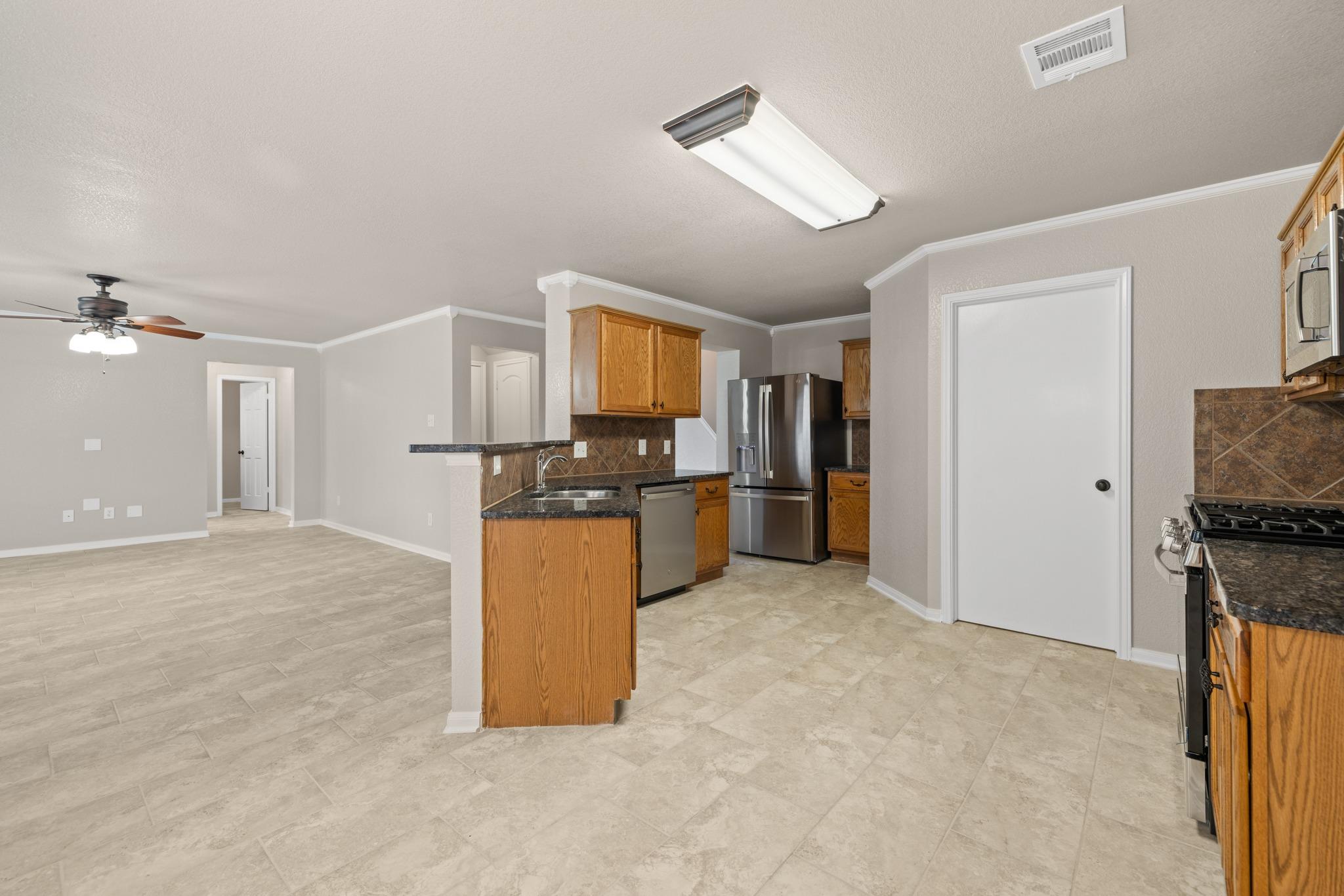1421  Newbury St, photo 11