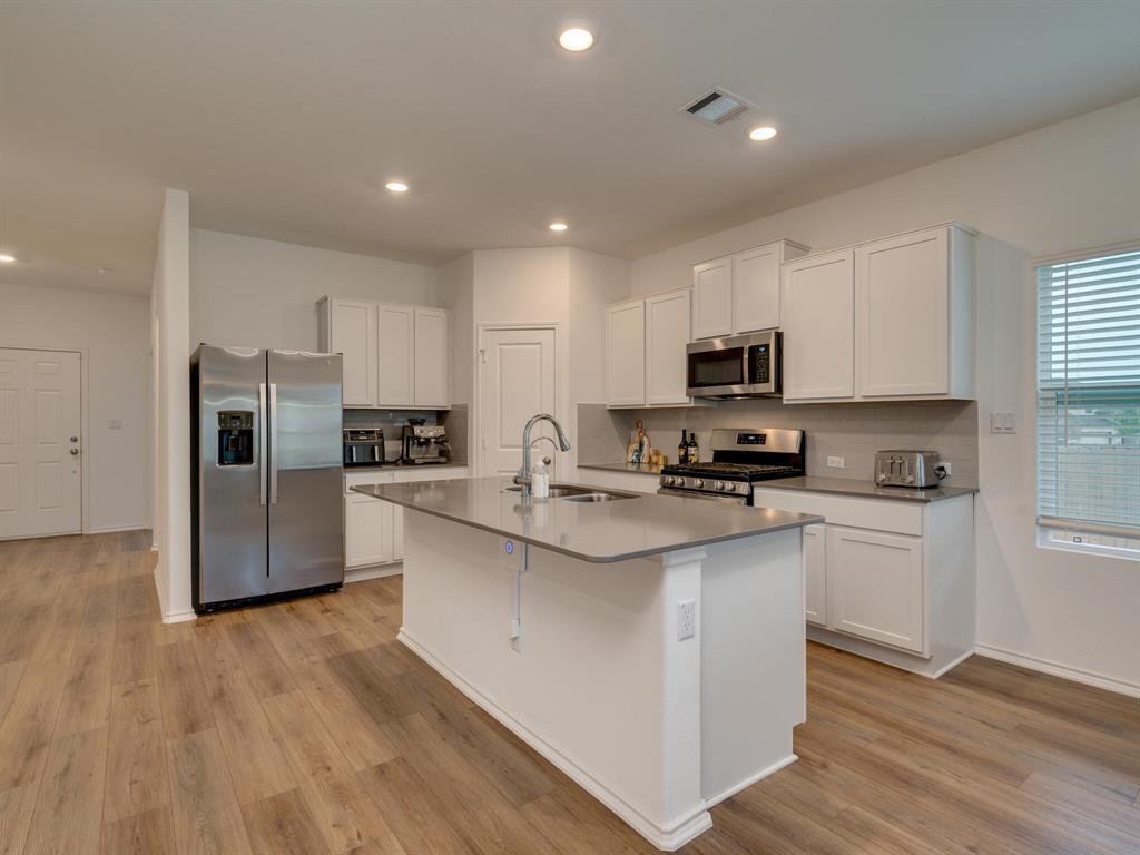 1208  Sweetspire St, photo 3