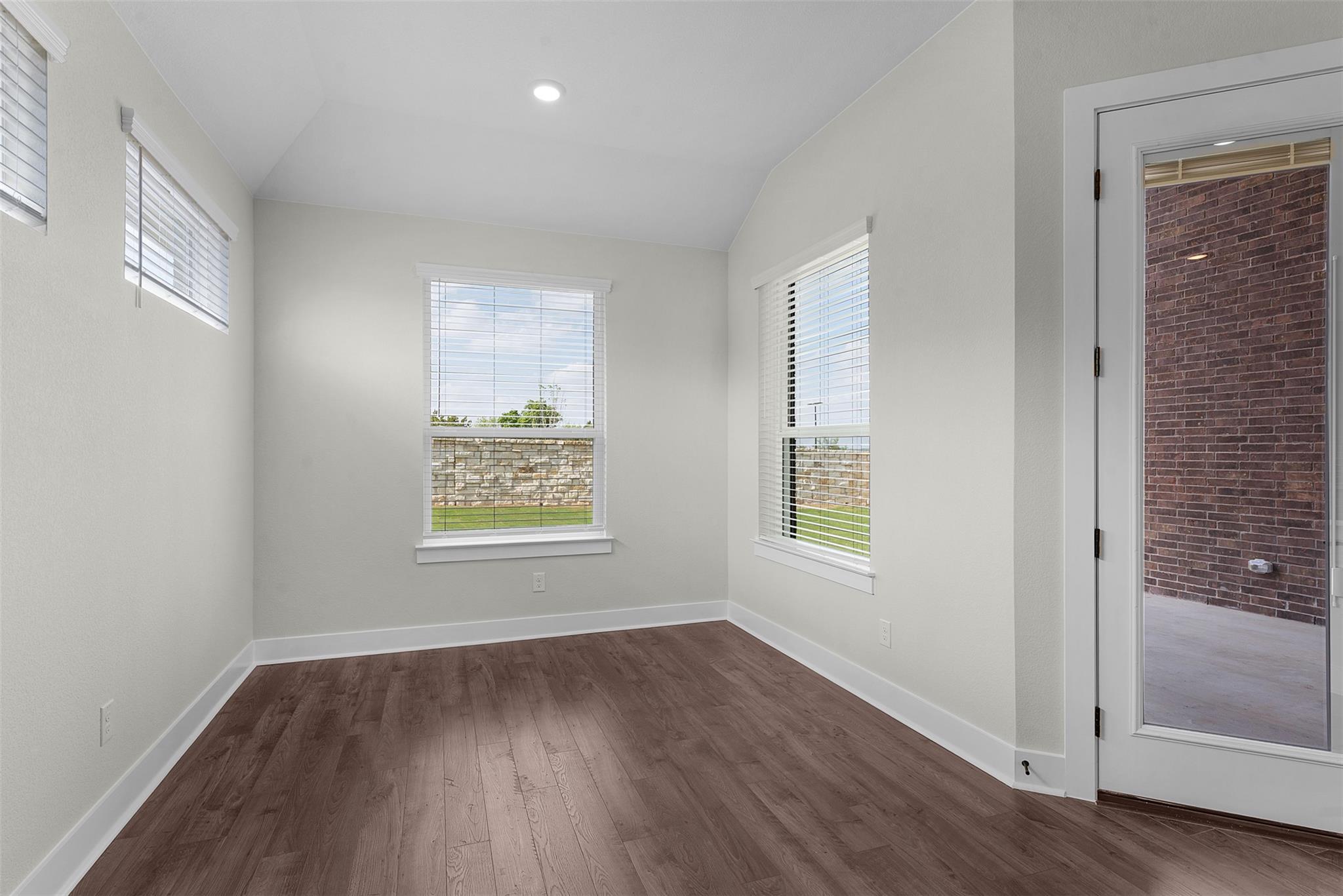 4742  Regents Pl, photo 10