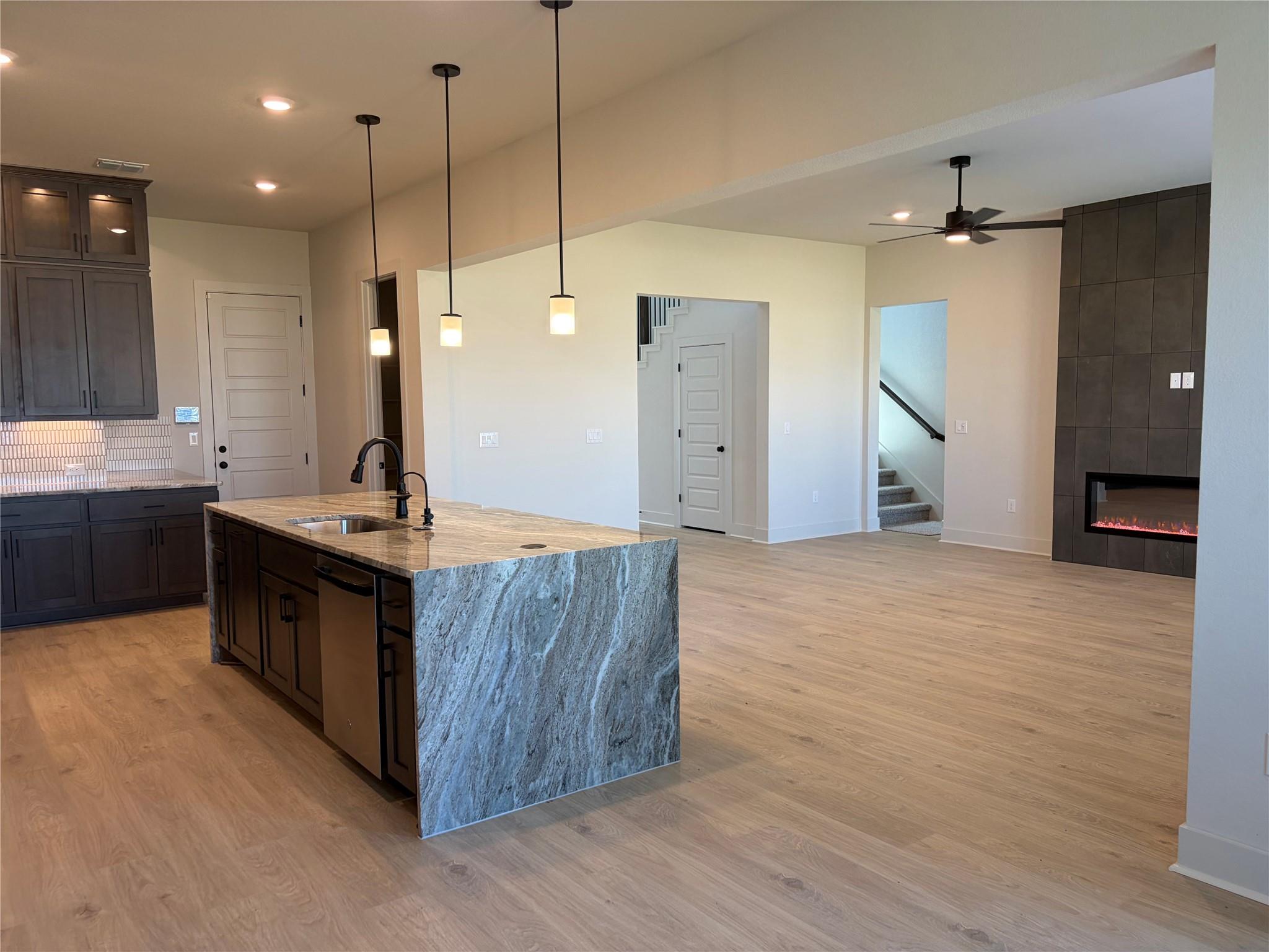 180  Kapok St, photo 3