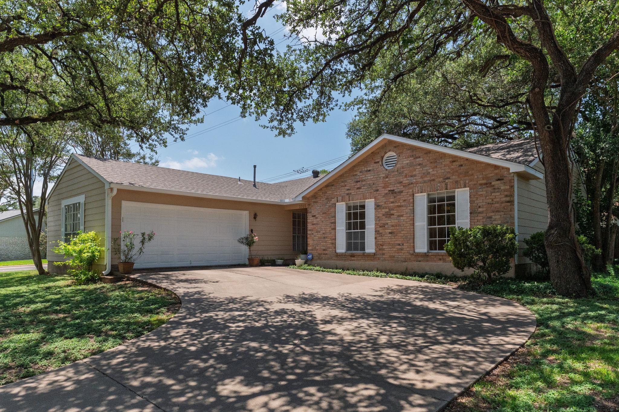 1015  Huntridge Dr, photo 2