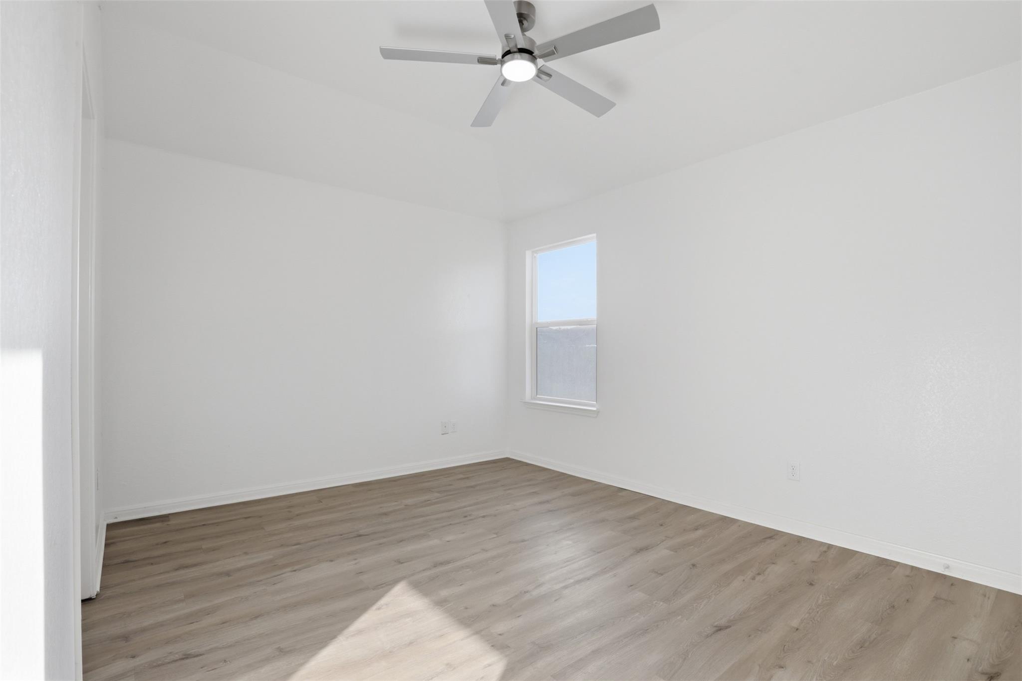 448  Nottingham Loop, photo 11