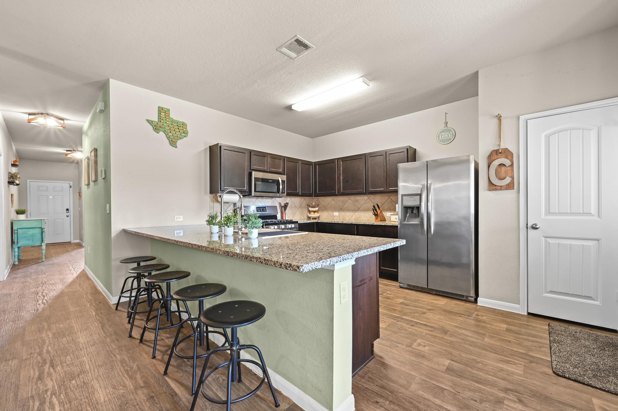 227  Hess Dr, photo 10