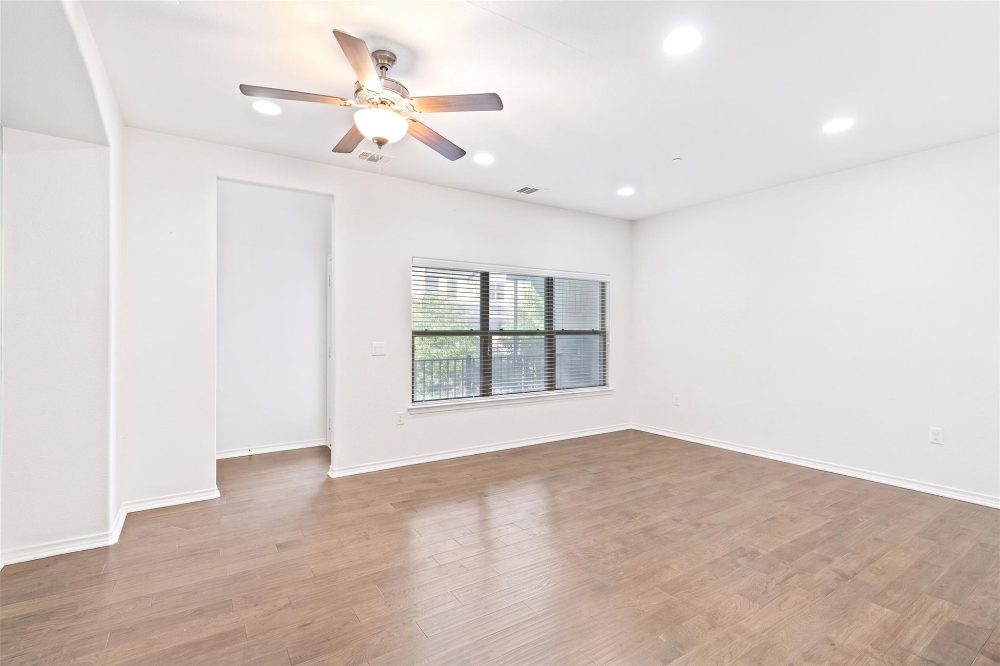 208  Birch Oak Ln, photo 4
