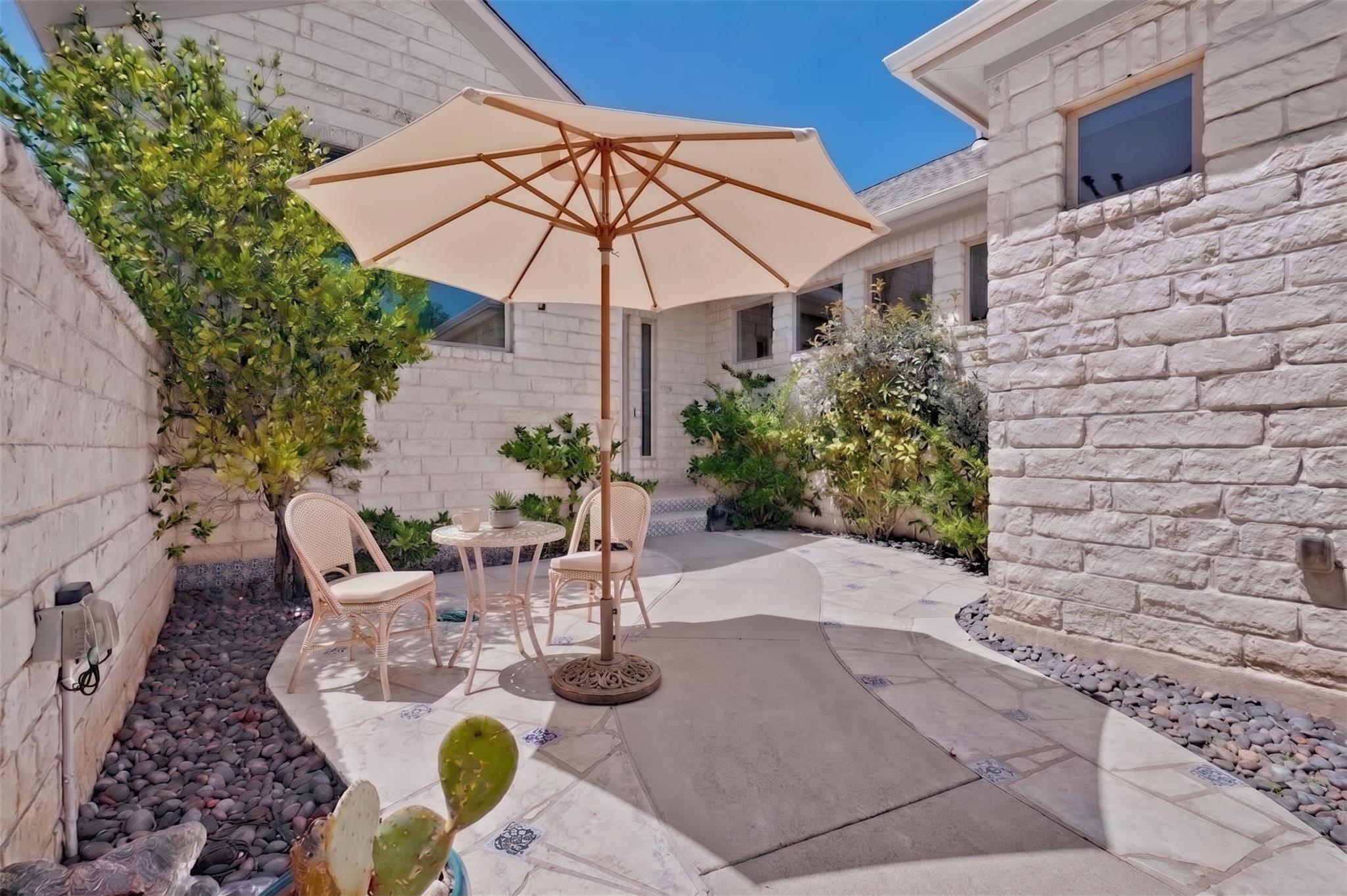1902  Floresta Dr, photo 3