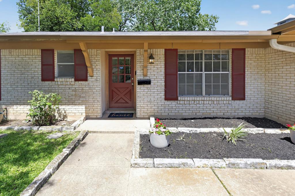 8602  Colonial Dr, photo 3