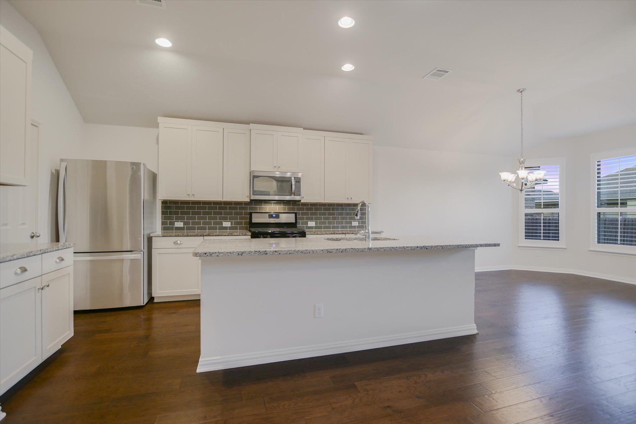 220  Allegrini St, photo 11