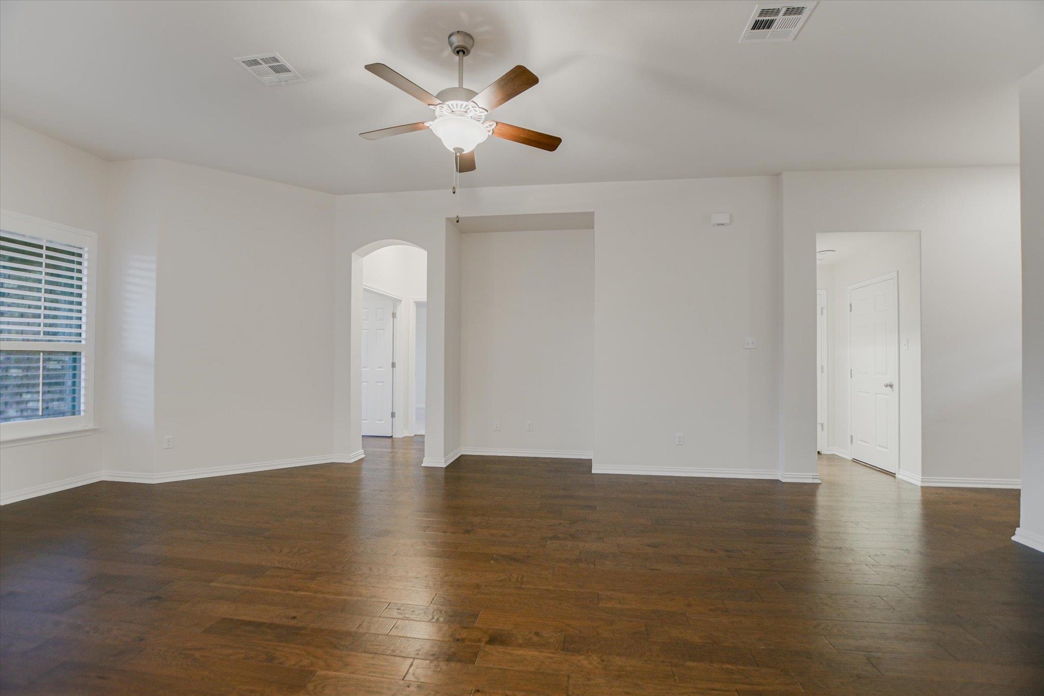 220  Allegrini St, photo 6