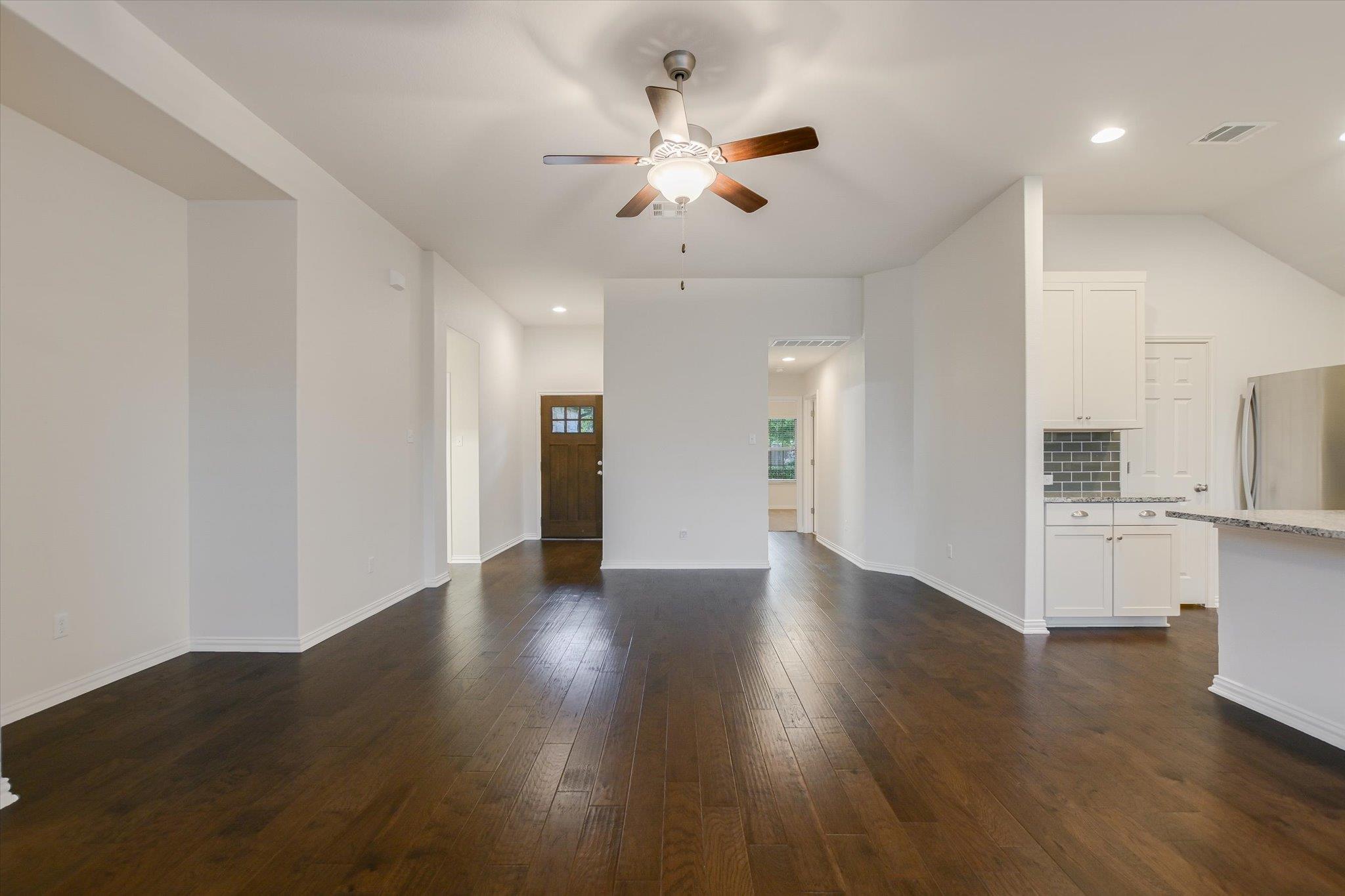 220  Allegrini St, photo 7