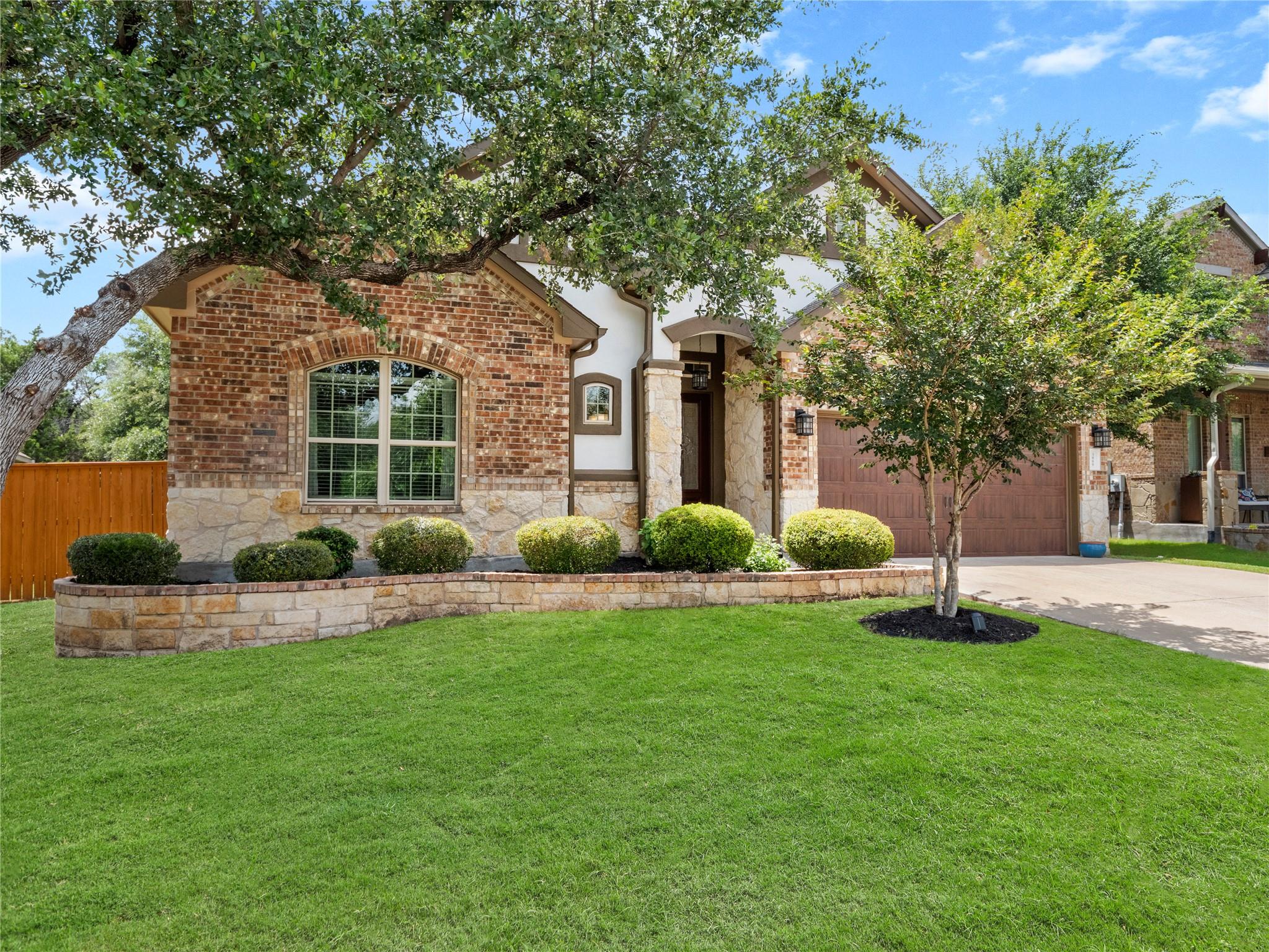 3869  Skyview Way, photo 2