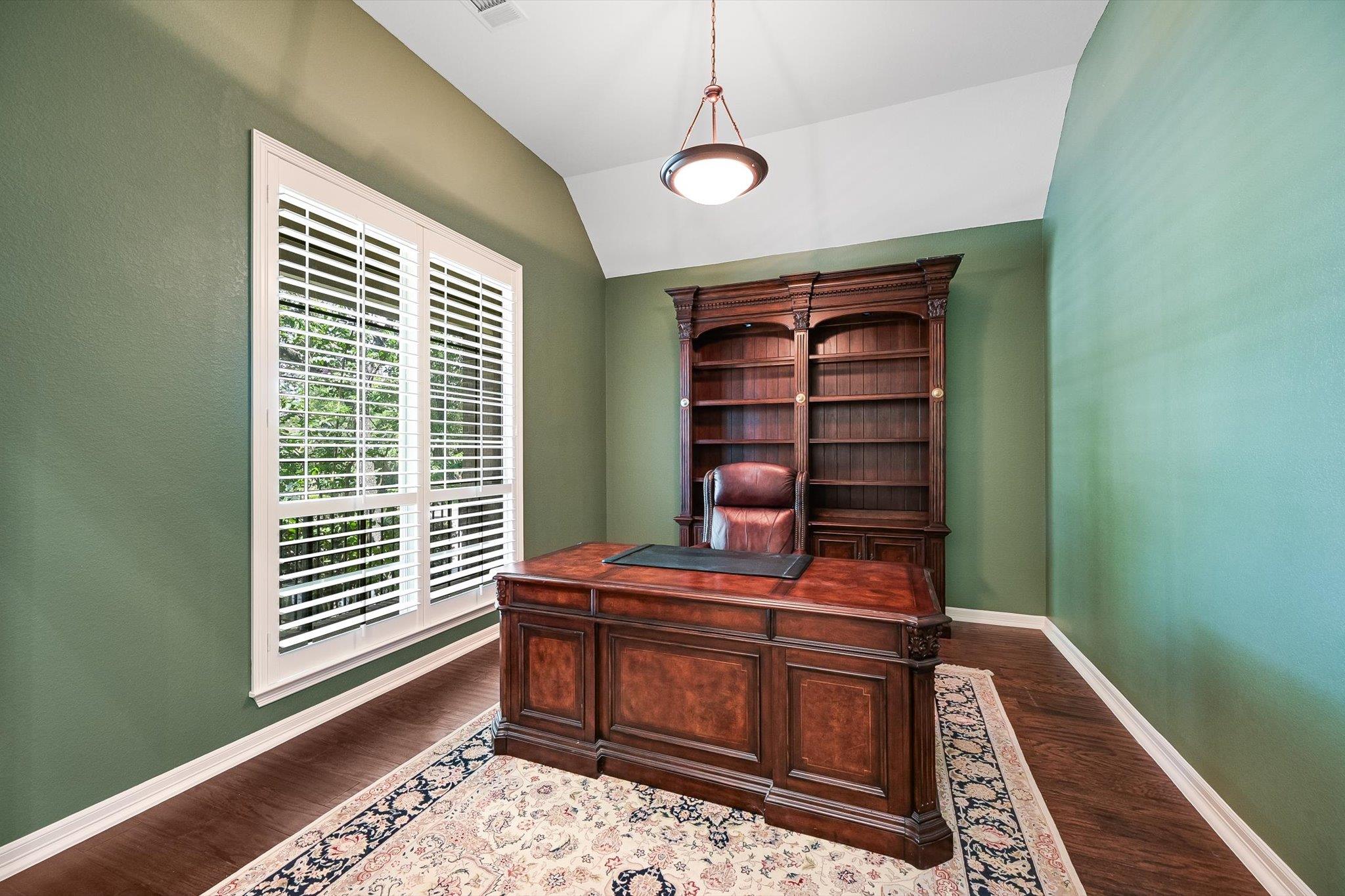 560  Aspen Dr, photo 8