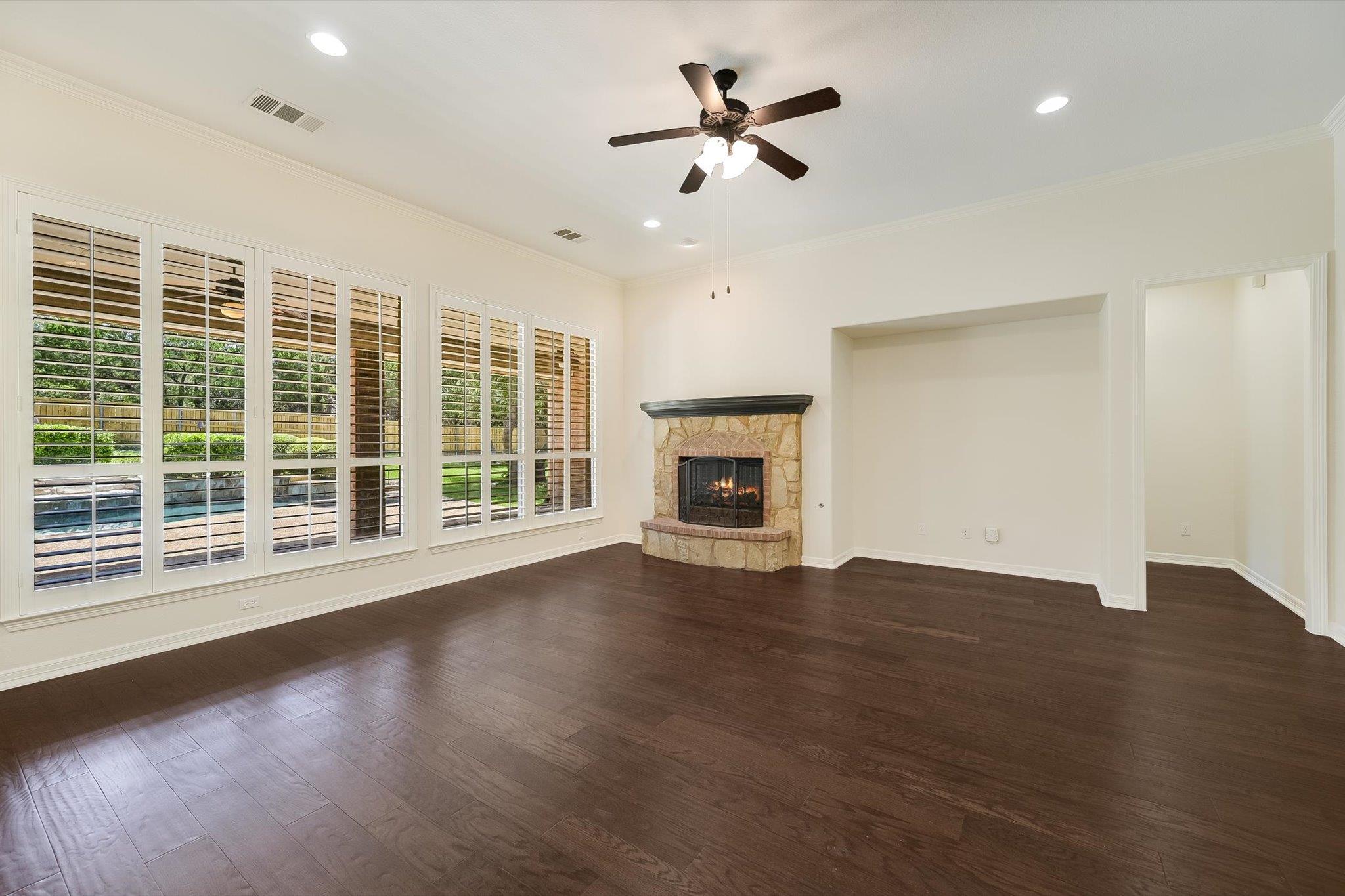 560  Aspen Dr, photo 9