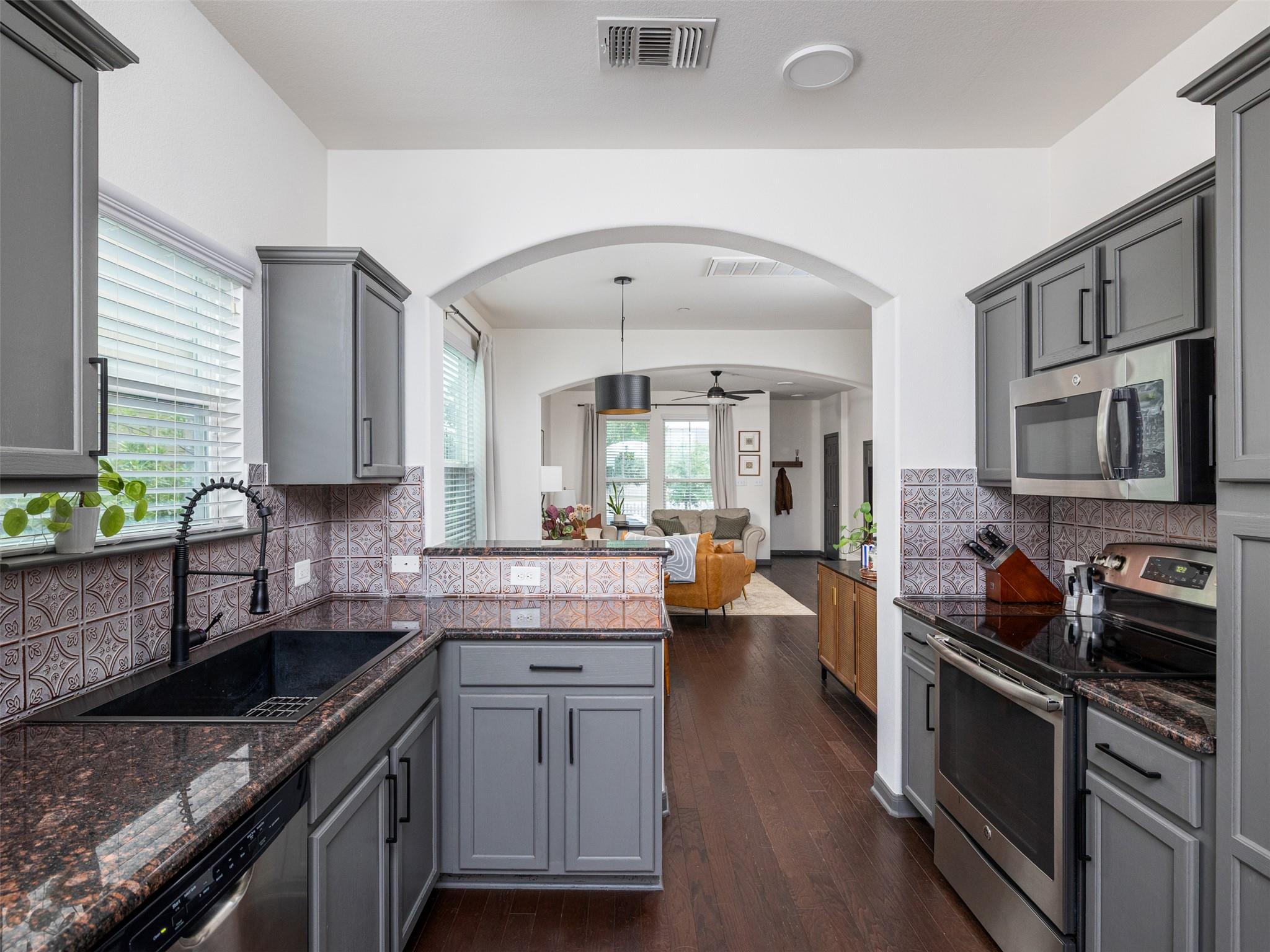 532  Lookout Tree Ln, photo 11
