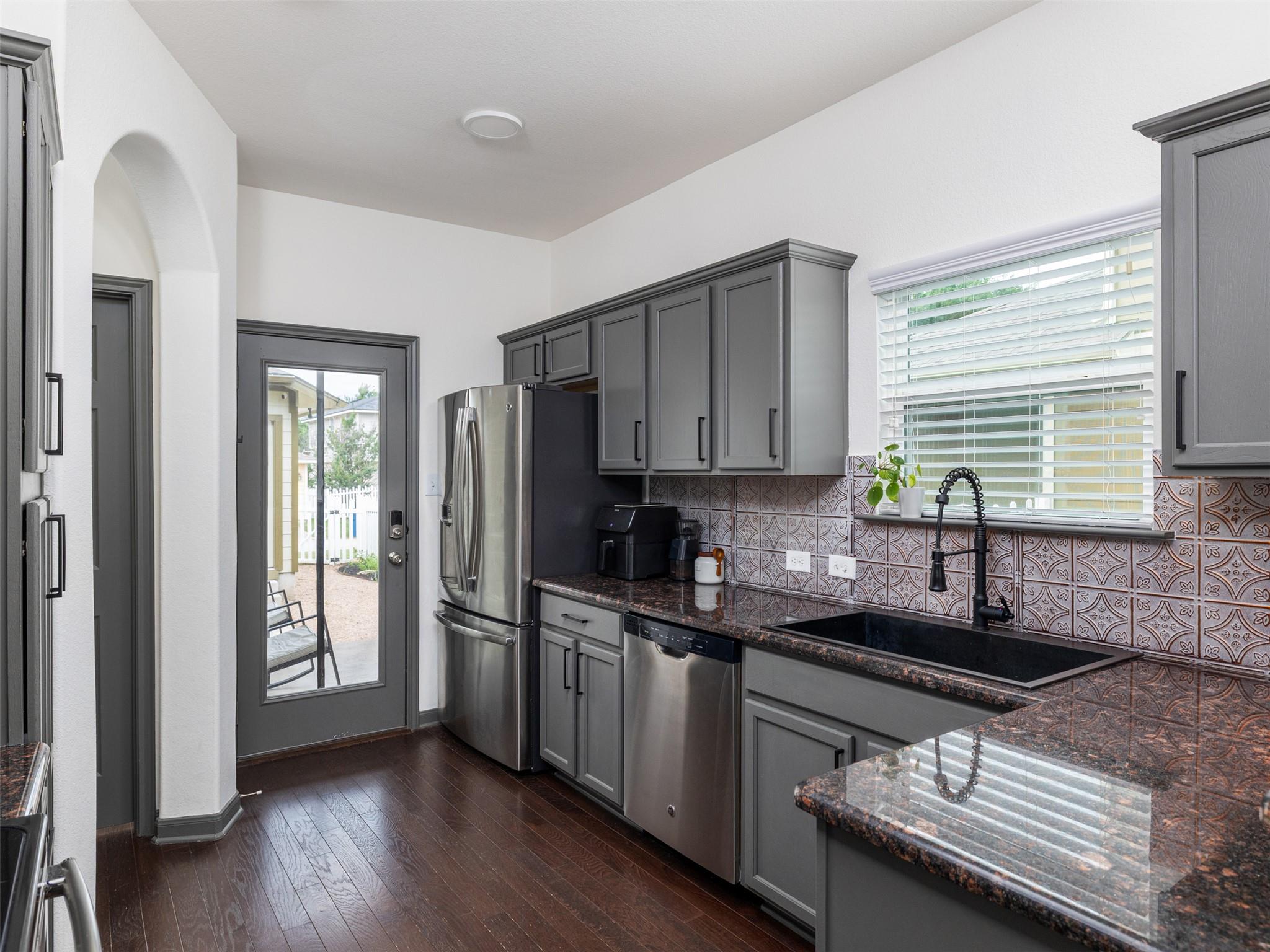 532  Lookout Tree Ln, photo 12
