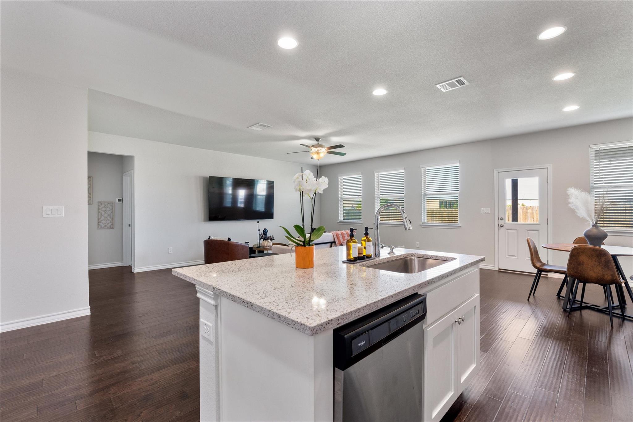 5944  Agostino Dr, photo 8