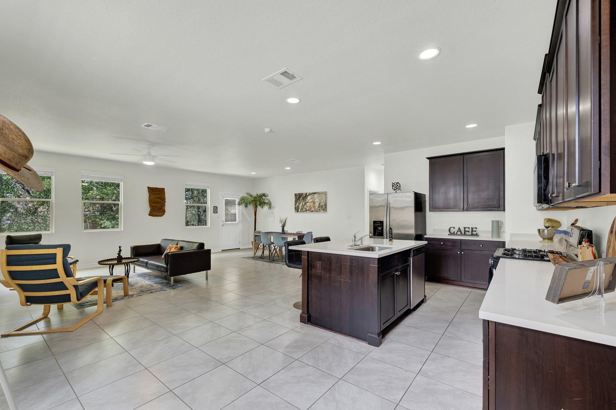 216  MARY MAX Cir, photo 11