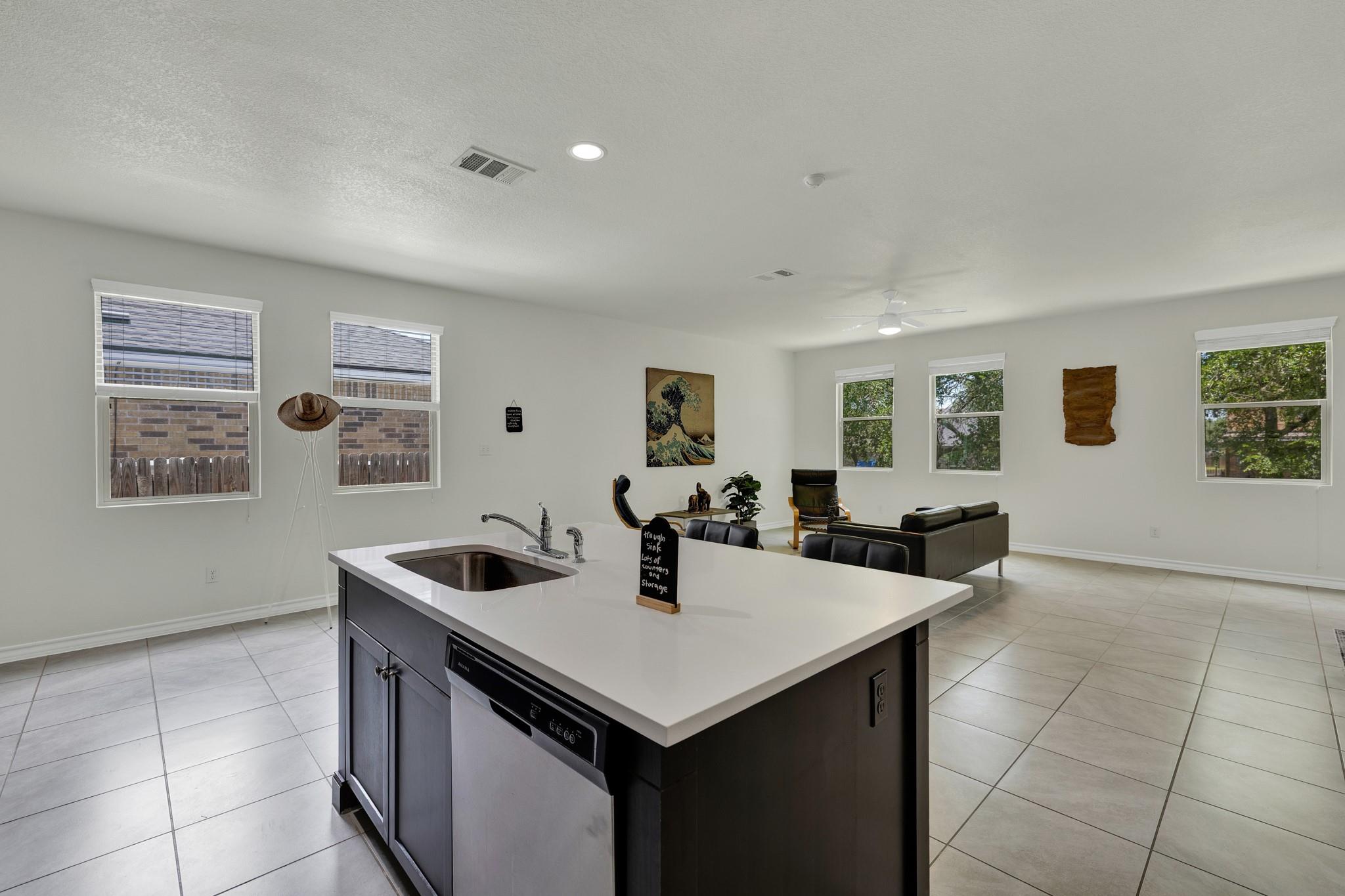 216  MARY MAX Cir, photo 10