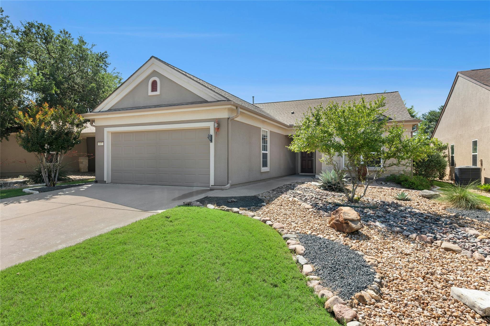 327  Yukon Ter, photo 2