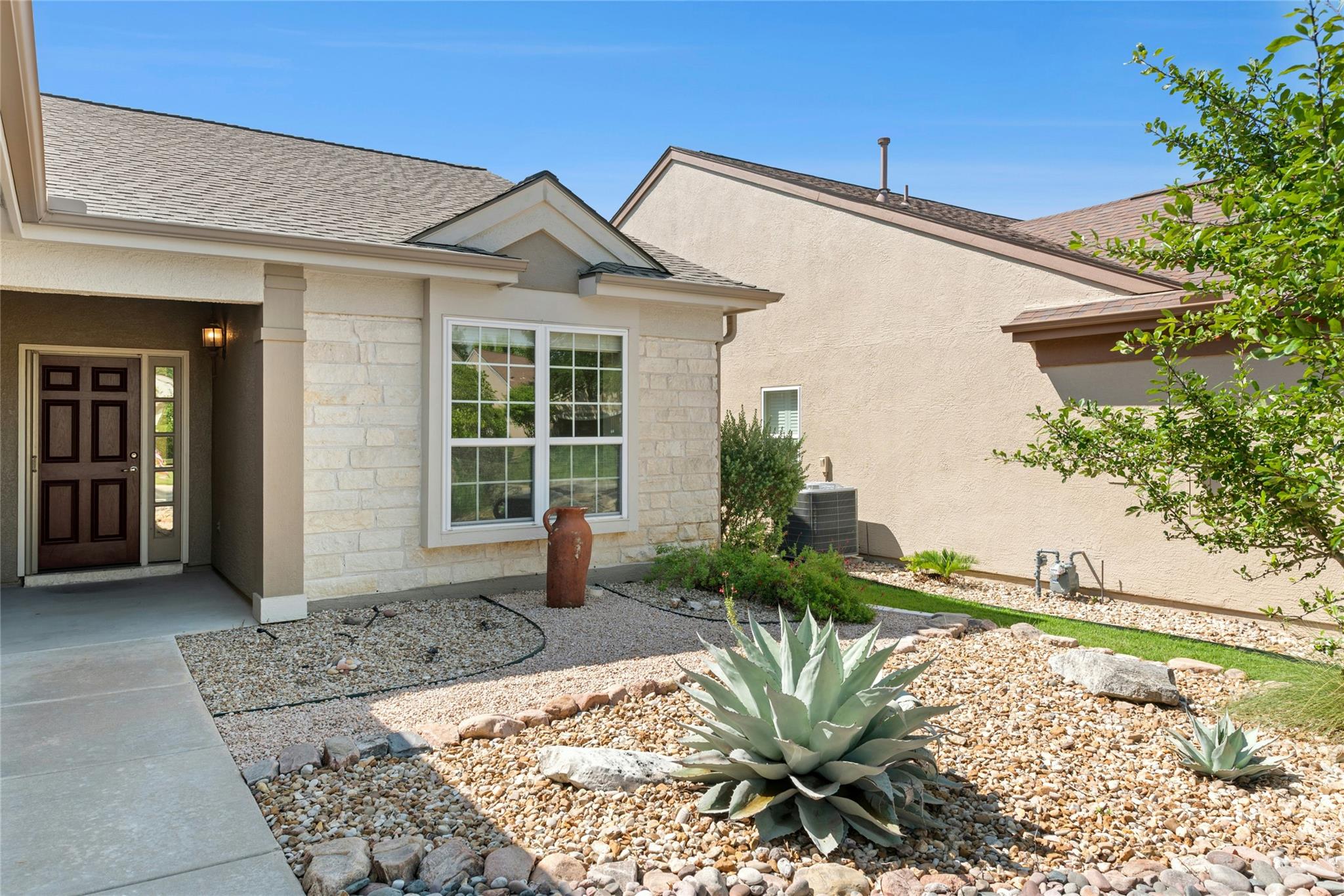 327  Yukon Ter, photo 3