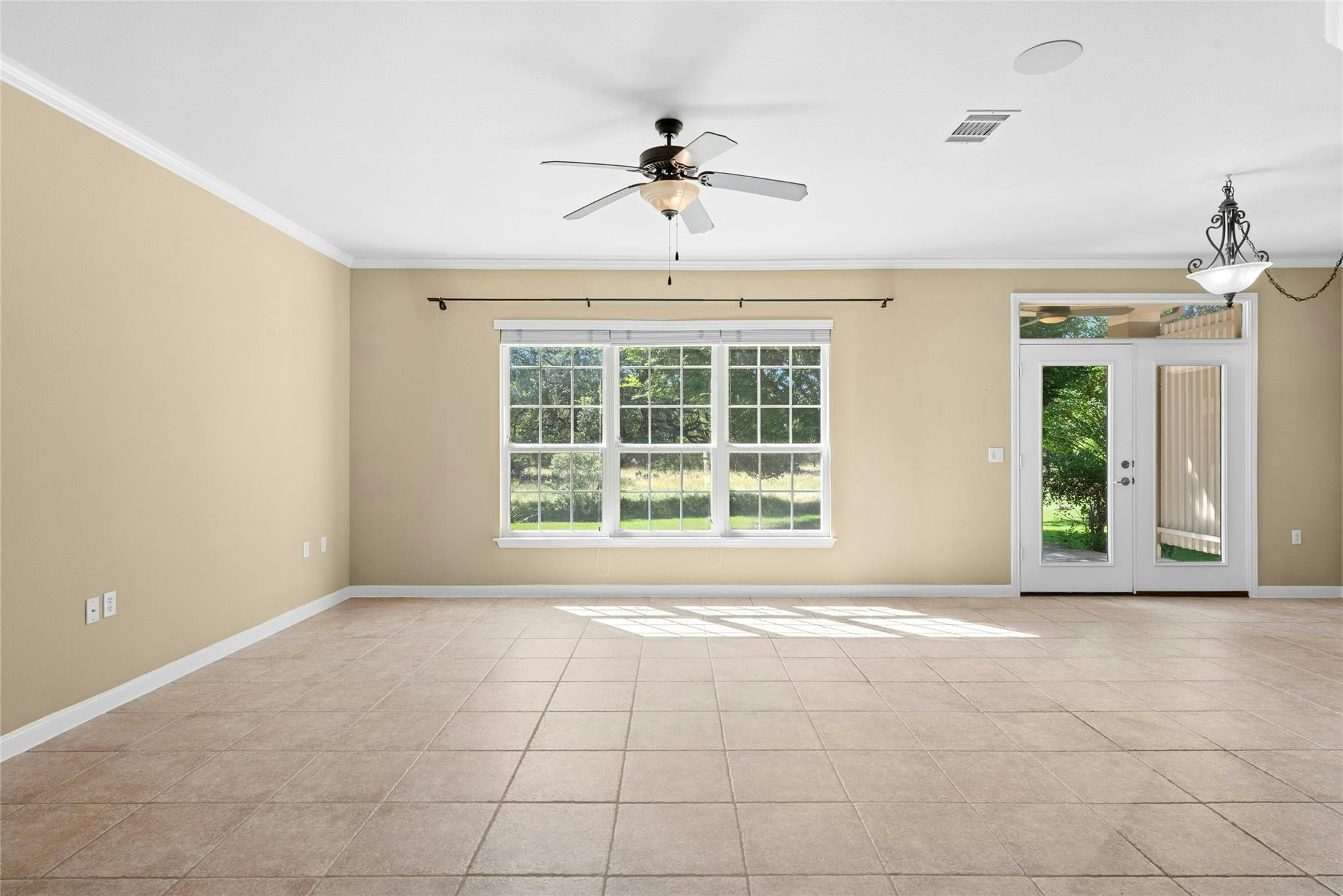327  Yukon Ter, photo 4