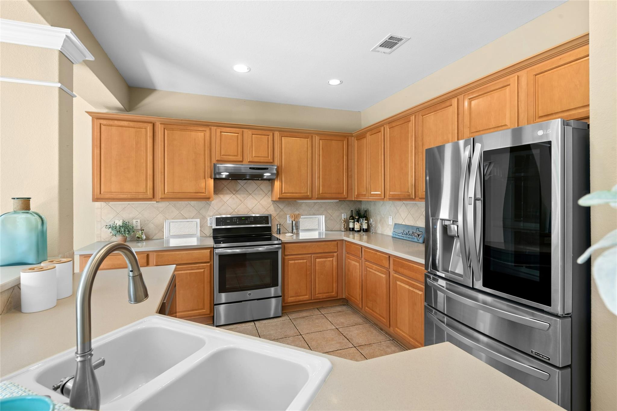 327  Yukon Ter, photo 9