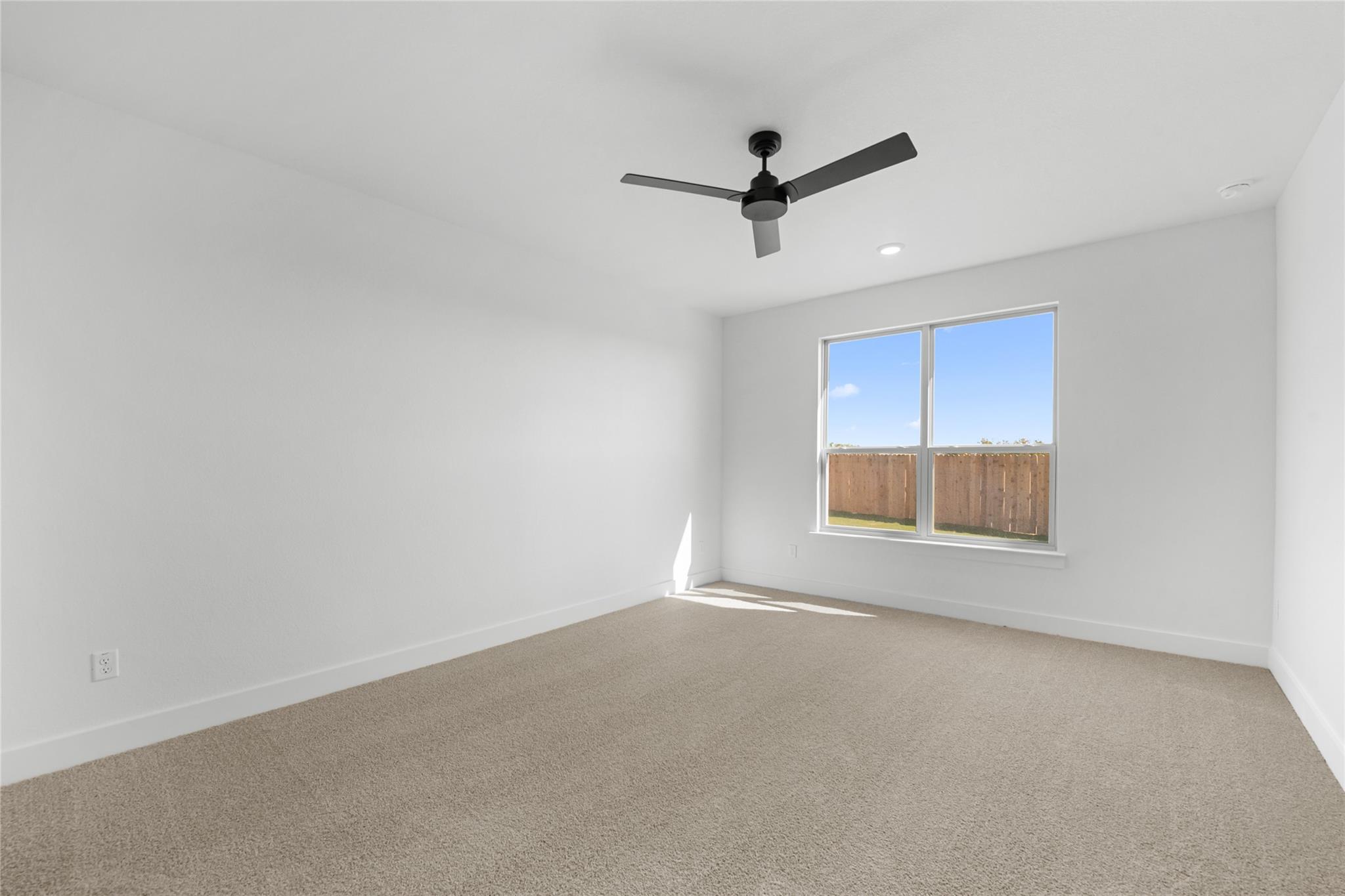 560  Gus Loop, photo 7