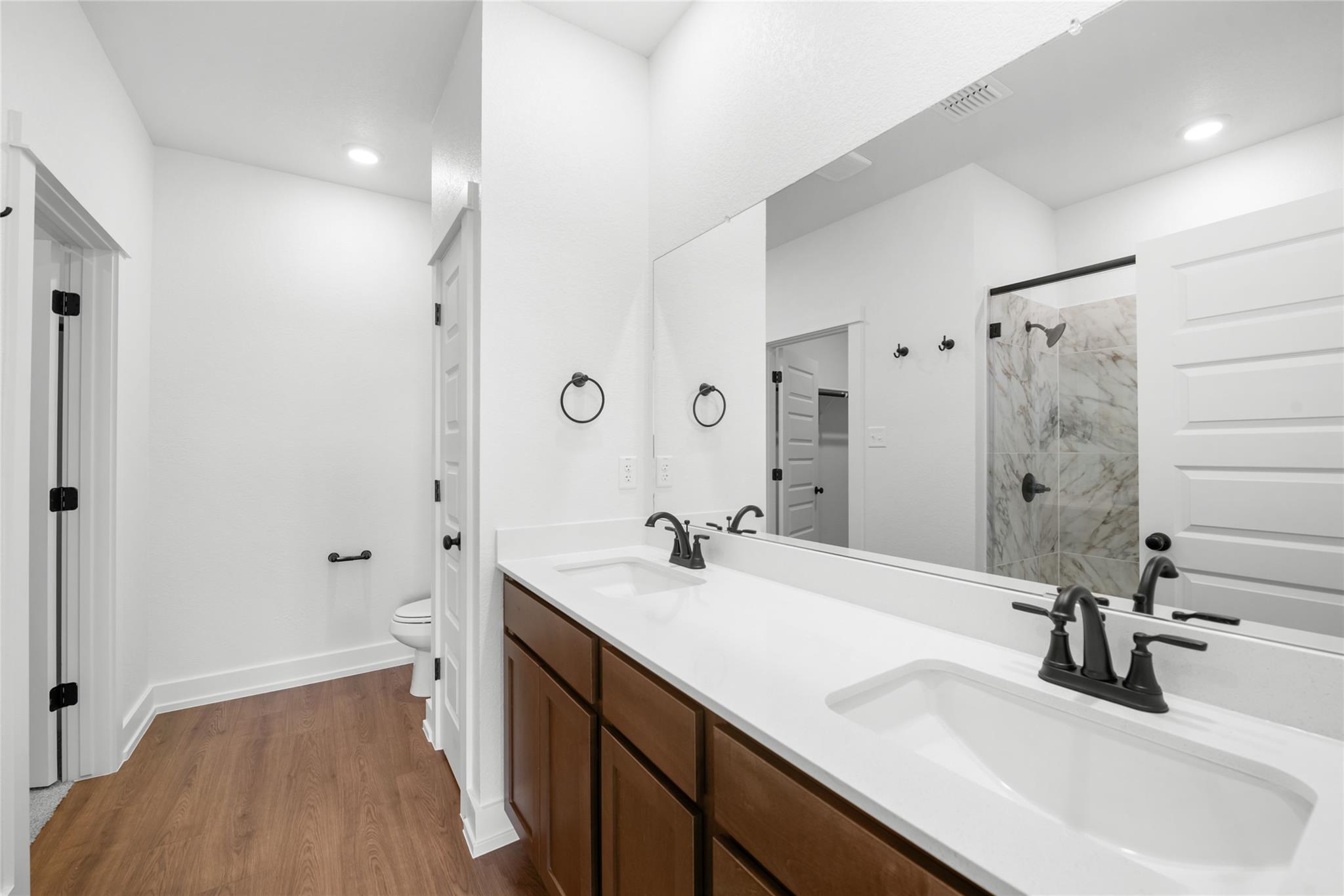 560  Gus Loop, photo 8