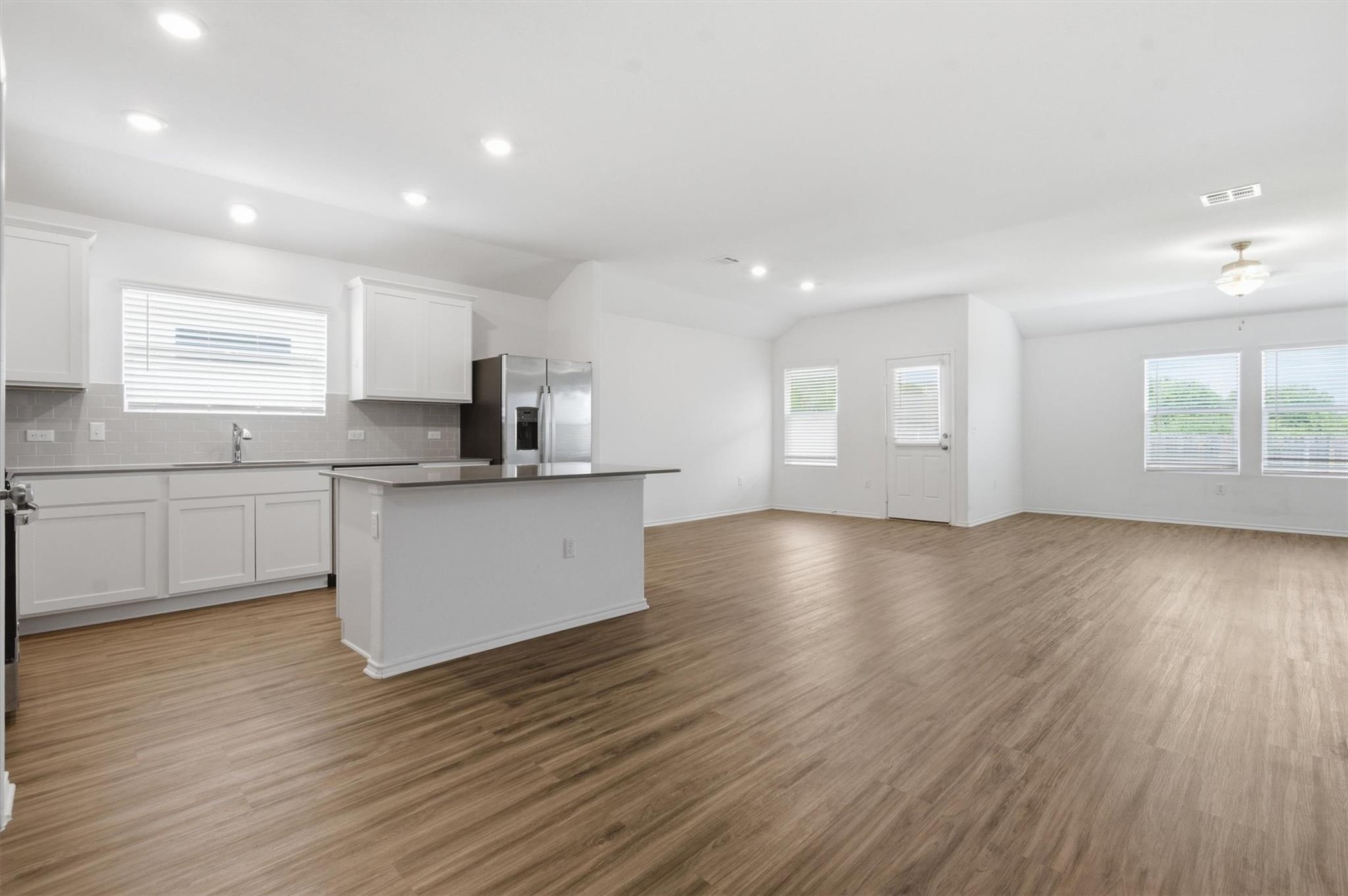 10525  Steinbeck Dr, photo 3